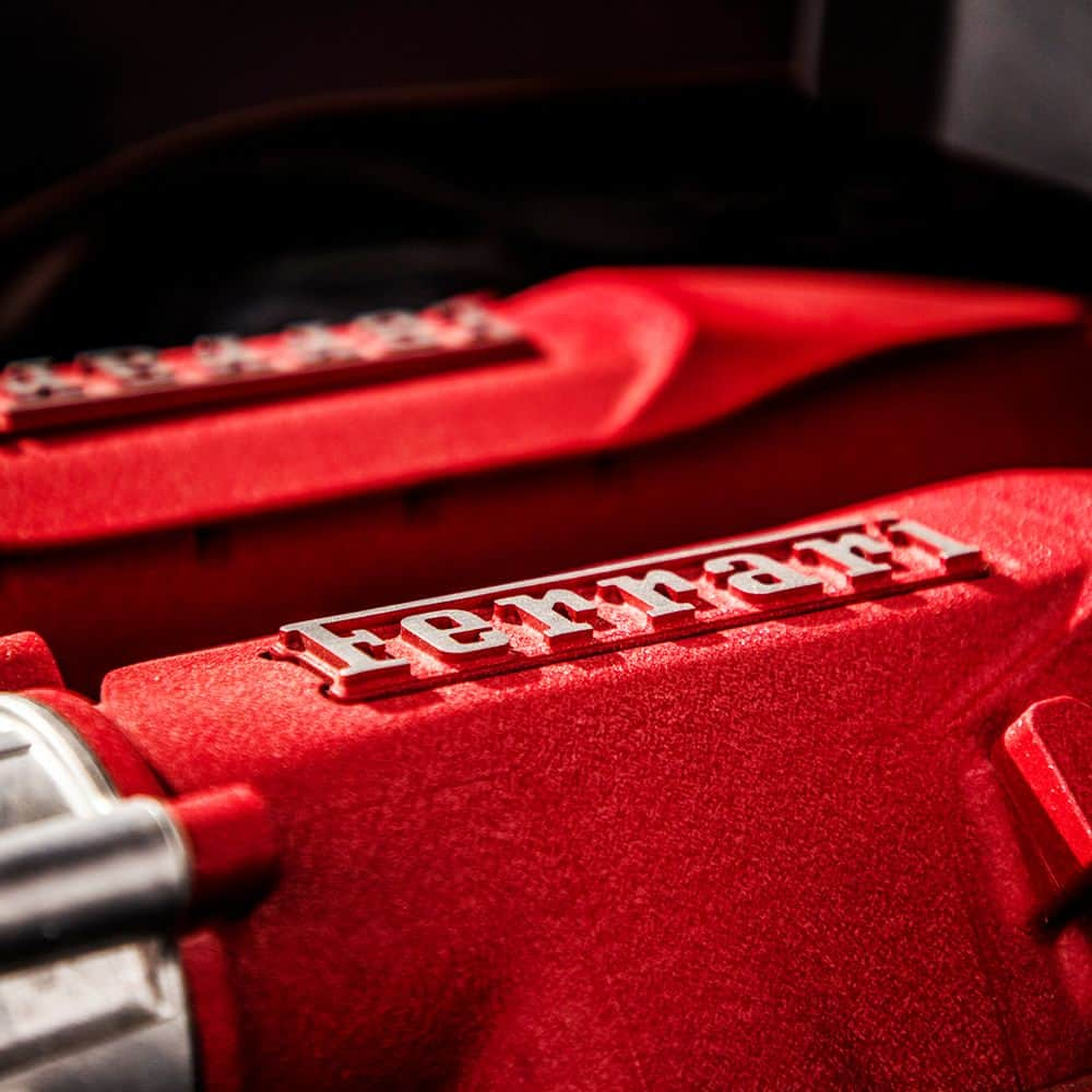 フェラーリさんのインスタグラム写真 - (フェラーリInstagram)「#Ferrari: made to power dreams and the world’s best automobiles. #Details #Engine #LNNNphotoagency Credits: Lennen Descamps」3月19日 18時01分 - ferrari