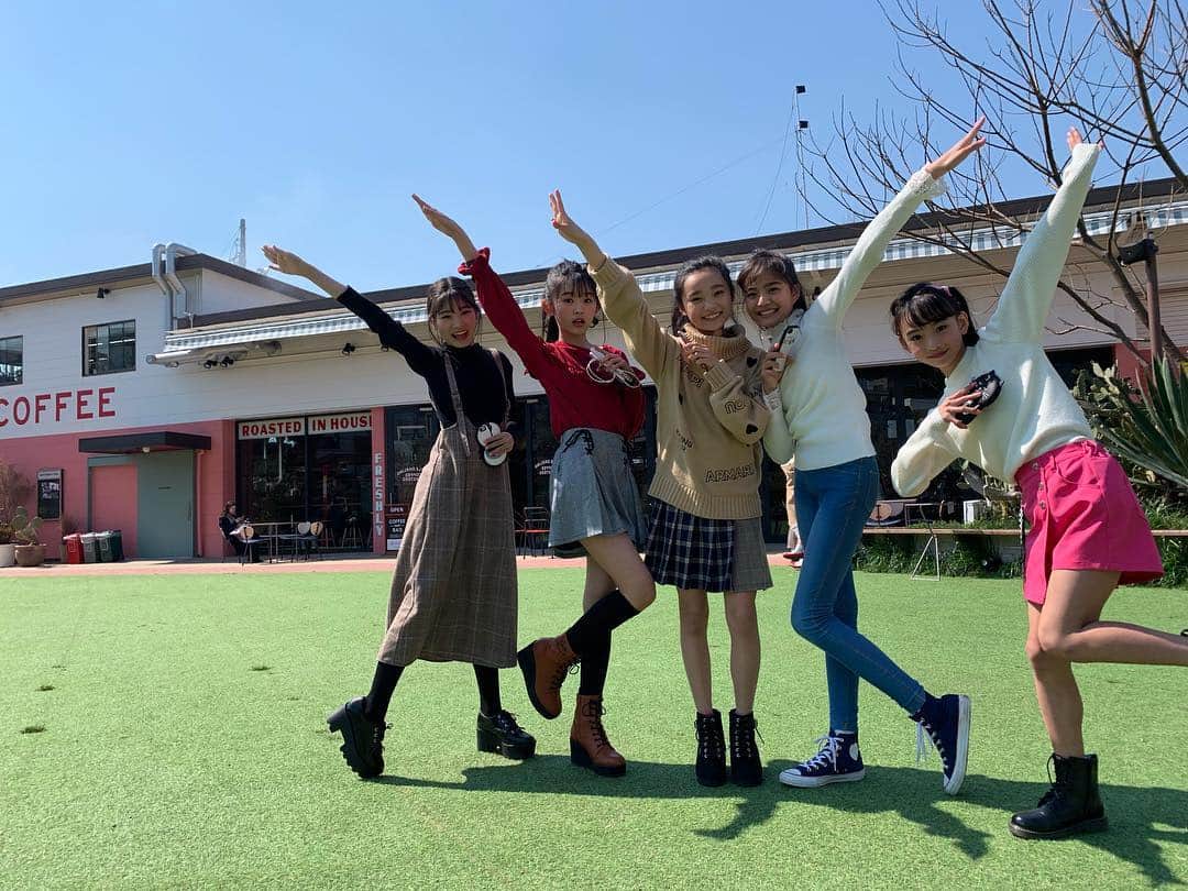 ニコ☆プチのインスタグラム：「春だぁぁぁぁーーっ🌸🌸🌸 #ニコプチ #松本麗世 #美月 #川本結月 #藤村木音 #丸山真亜弥」