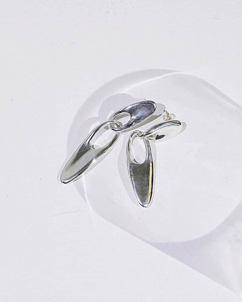 のインスタグラム：「coming soon❤︎❤︎ 可愛いアクセたくさんなのでお楽しみに👶🏻❤︎ @leannofficial  #LEANN#leannofficial#pierce #リーン #silverrings#silver925#silveraccessory」