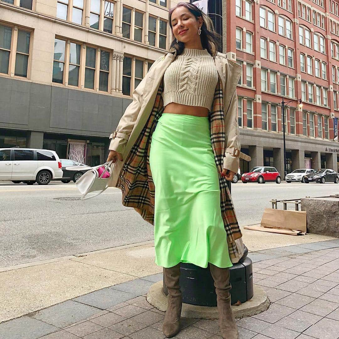 ASOSさんのインスタグラム写真 - (ASOSInstagram)「THAT neon slip skirt 😍 As seen on you 👌 ♻️ Psst! Keep your neons bright by spot-cleaning with a toothbrush or hand-washing in cold water instead of in the machine 🔎 ASOS DESIGN neon slip skirt (1393207) 🗣 Image description: various people wearing the ASOS DESIGN neon slip skirt」3月19日 18時10分 - asos