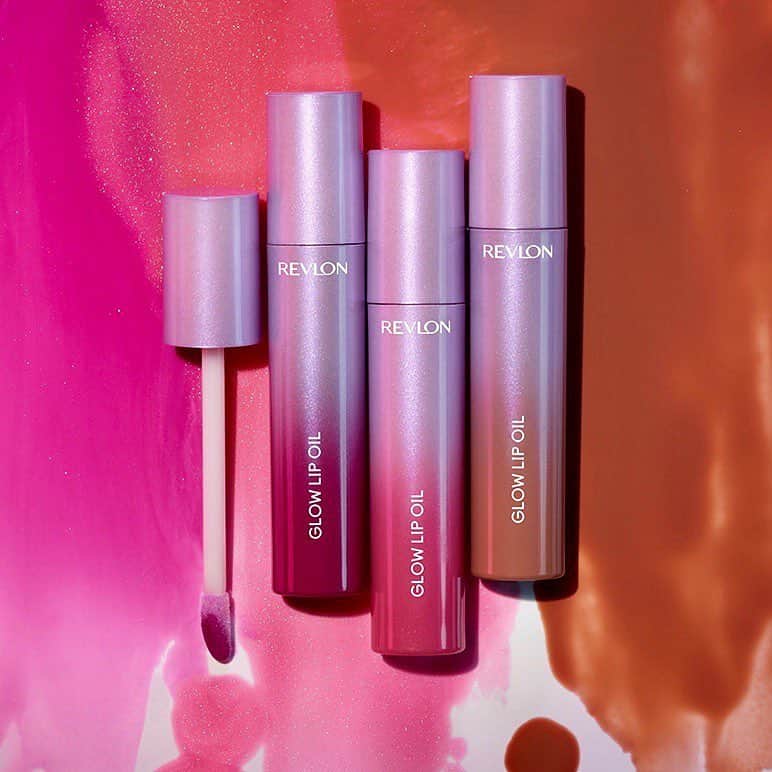 Revlonさんのインスタグラム写真 - (RevlonInstagram)「Infused with rose quartz to strengthen the heart and reduce stress 🧘🏽‍♀️— Glow Lip Oil is essential. Add 1 swipe for sheer color, or build to make bolder.  See the full #CrystalAura collection on REVLON.com 📲✨ . #Revlon #LiveBoldly #lips #aura #makeup」3月20日 4時01分 - revlon