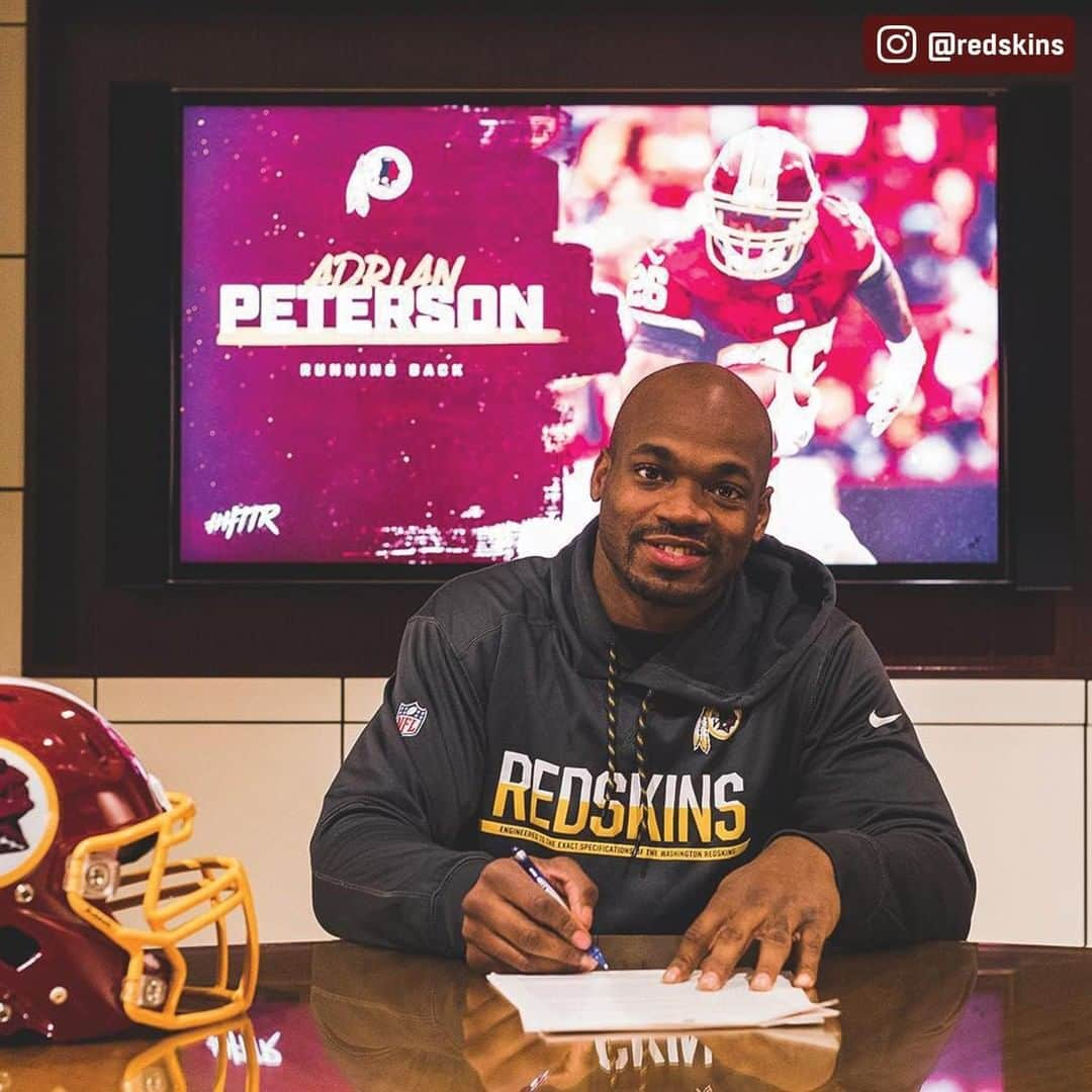 NFLさんのインスタグラム写真 - (NFLInstagram)「All Day is BACK in Washington! 🙌 (via @redskins) @adrianpeterson」3月20日 4時00分 - nfl