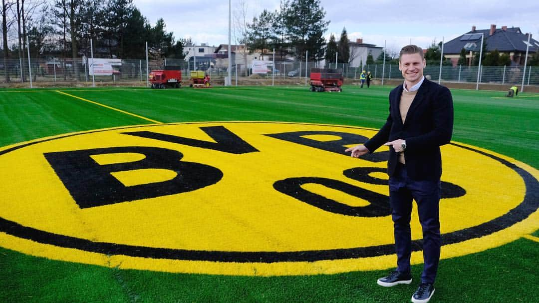 ボルシア・ドルトムントさんのインスタグラム写真 - (ボルシア・ドルトムントInstagram)「⚽️ Die „#BVB Akademie im Namen von @lukaszpiszczek_lp26“ ist da! 🇵🇱 #Piszczek #BorussiaDortmund #Polen #Poland」3月20日 4時06分 - bvb09