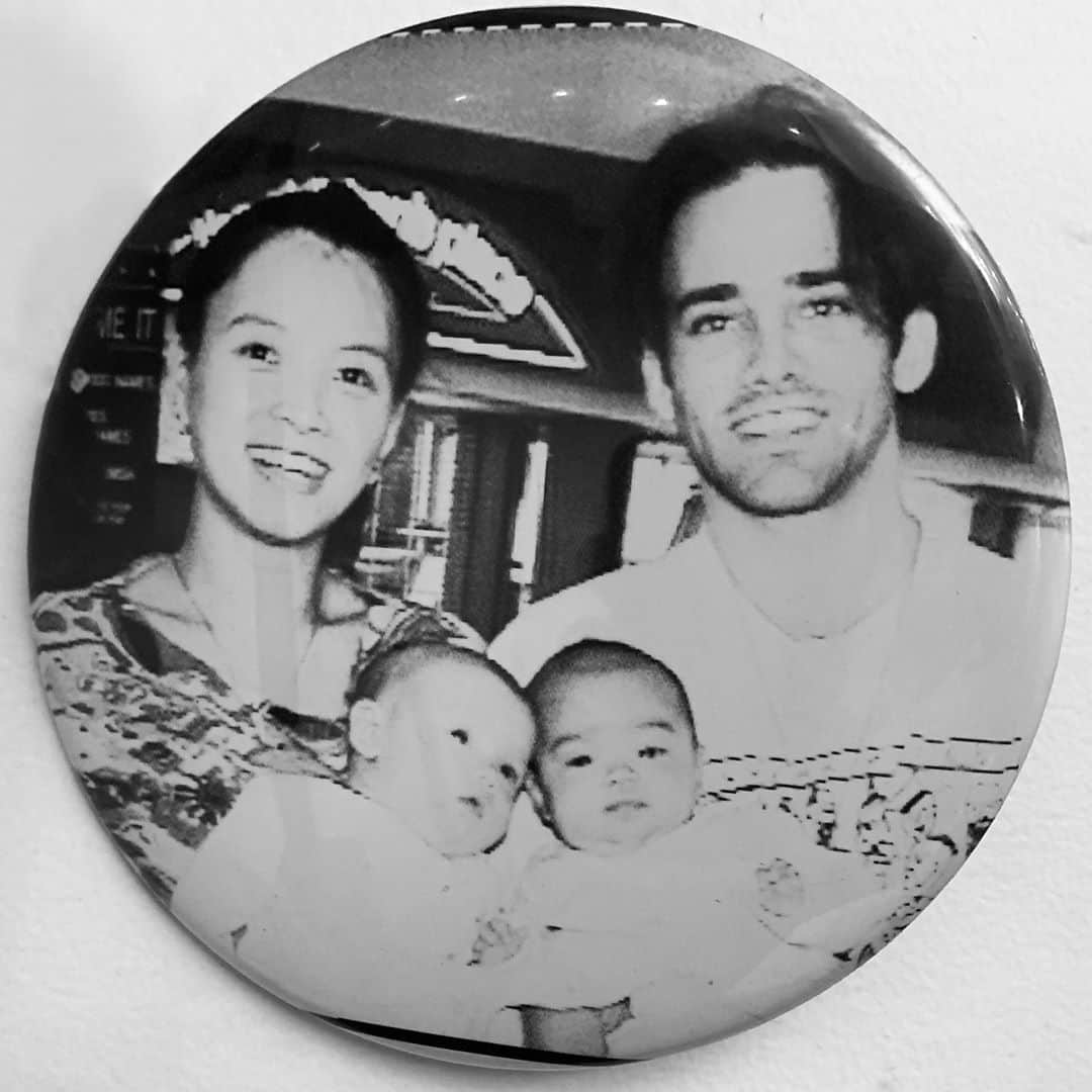 ジュリアン・ヤオ・ジョイエロのインスタグラム：「IMPORTANT: to remember & respect what you came from. I was raised lovingly by my dad and twin sister — but also my Taiwanese heritage & mother affected how I was treated, how I viewed myself and is half of who I am. Growing up & still to this day, I often go back and forth trying to understand my multi-racial identity. Am I Italian ? Am I Asian ? What do I want to be ? Why do I sometimes feel accepted by no community? But, simply, we are exactly who we are — nothing more or less. And finding that out meant disregarding what people labeled me as or what they wanted me to be.  The journey to finally look in the mirror and go “This is me, I am the sum of all my parts, and I am the only one who can own that, and truly knows what that means” has been one of the most freeing feelings of my life.  So love to all of you out there, my friends, my brothers and sisters. All of you looking in the mirror, wondering... Who am I? I hope you can do the same. ❤️💛🖤 ( Having mad love for my sis @kittycitykid & poppa right now if you haven’t noticed)」