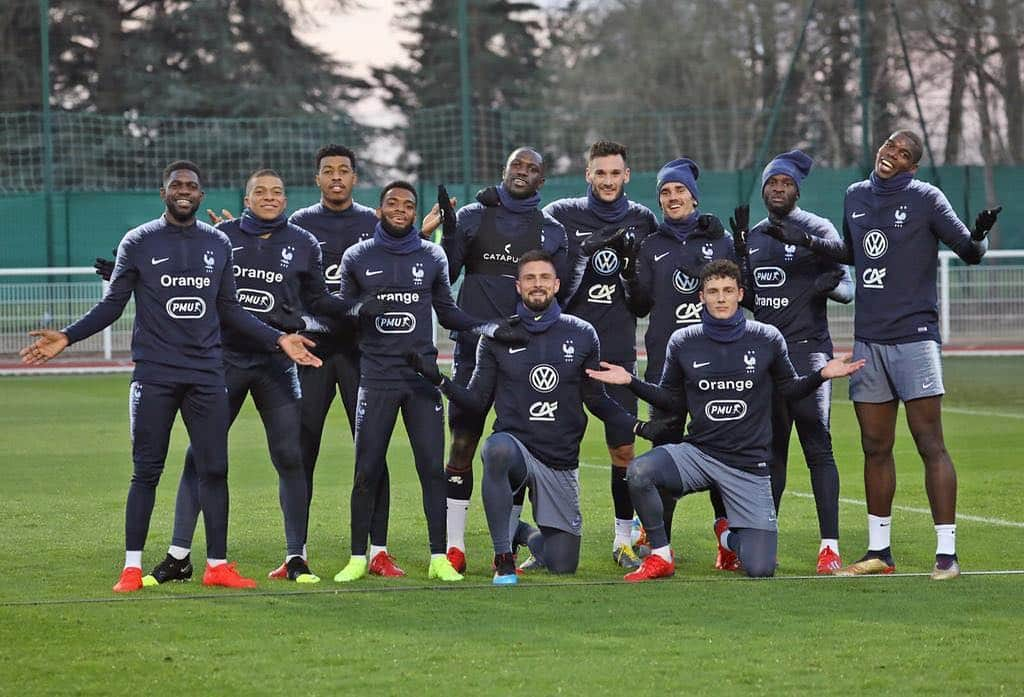 ムサ・シソコさんのインスタグラム写真 - (ムサ・シソコInstagram)「Vainqueurs du jour 🤷🏿‍♂🇫🇷⚽ #MS17 #FiersDetreBleus @equipedefrance」3月20日 4時34分 - moussasissokoofficiel