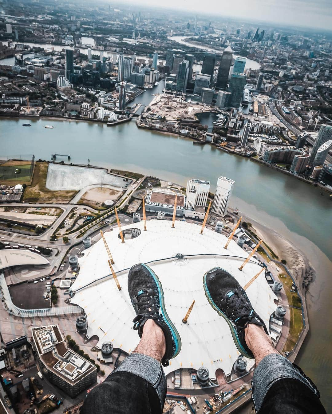 @LONDON | TAG #THISISLONDONさんのインスタグラム写真 - (@LONDON | TAG #THISISLONDONInstagram)「@MrLondon dropping into #TheO2 for @george_ezra tonight! Thanks to @ColumbiaUK & George for having us! 😊❤️🙏🏼 I’ll post up some stories for you later! 🙏🏼🙏🏼 #Stageside #PrettyShiningPeople #thisislondon #invite」3月20日 4時43分 - london