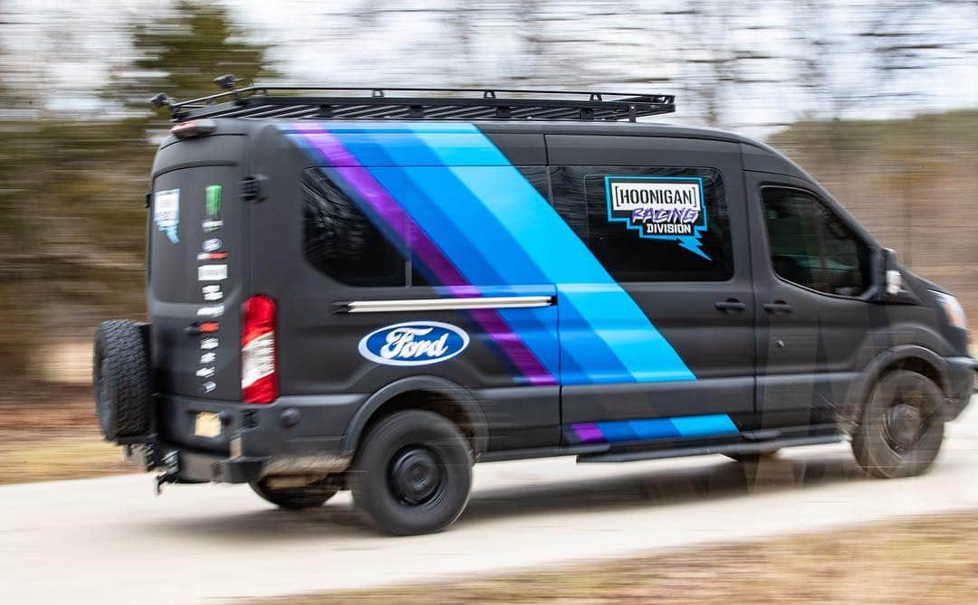 ケン・ブロックさんのインスタグラム写真 - (ケン・ブロックInstagram)「Our new Ford Transit rally service vans looked so good on the move in Missouri at 100 Acre Wood we just had to take some photos. #FordTransit #CossieWorldTour」3月20日 4時57分 - kblock43