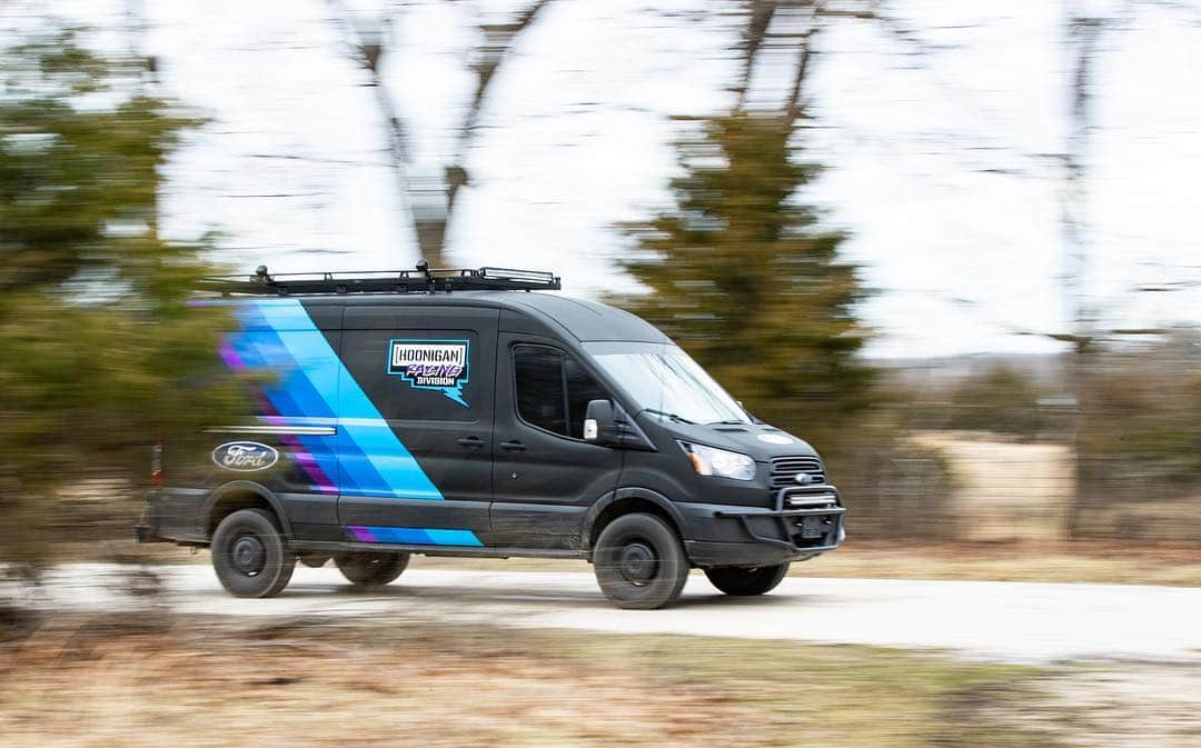 ケン・ブロックさんのインスタグラム写真 - (ケン・ブロックInstagram)「Our new Ford Transit rally service vans looked so good on the move in Missouri at 100 Acre Wood we just had to take some photos. #FordTransit #CossieWorldTour」3月20日 4時57分 - kblock43