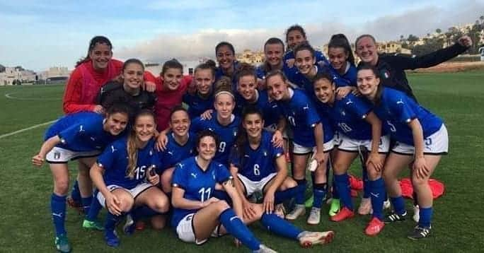 サッカーイタリア代表さんのインスタグラム写真 - (サッカーイタリア代表Instagram)「#Under19 #Femminile🇮🇹 Verso la Fase élite dell’Europeo: 24 convocate per il raduno, il 3 aprile l’esordio con la Svezia🇸🇪 . Il 31 marzo il tecnico Enrico #Sbardella sceglierà le 20 ragazze che parteciperanno alla 2ª fase dell’Europeo. Nel girone delle #Azzurrine anche Inghilterra e Turchia . . #VivoAzzurro」3月19日 20時11分 - azzurri