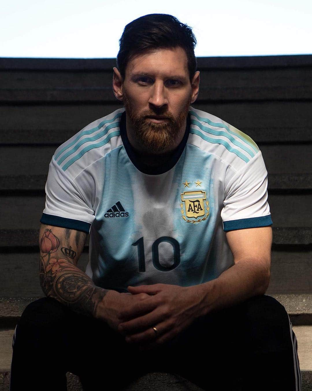 リオネル・メッシさんのインスタグラム写真 - (リオネル・メッシInstagram)「🇦🇷 @afaseleccion ✖️ @adidasfootball 🇦🇷」3月19日 20時13分 - leomessi