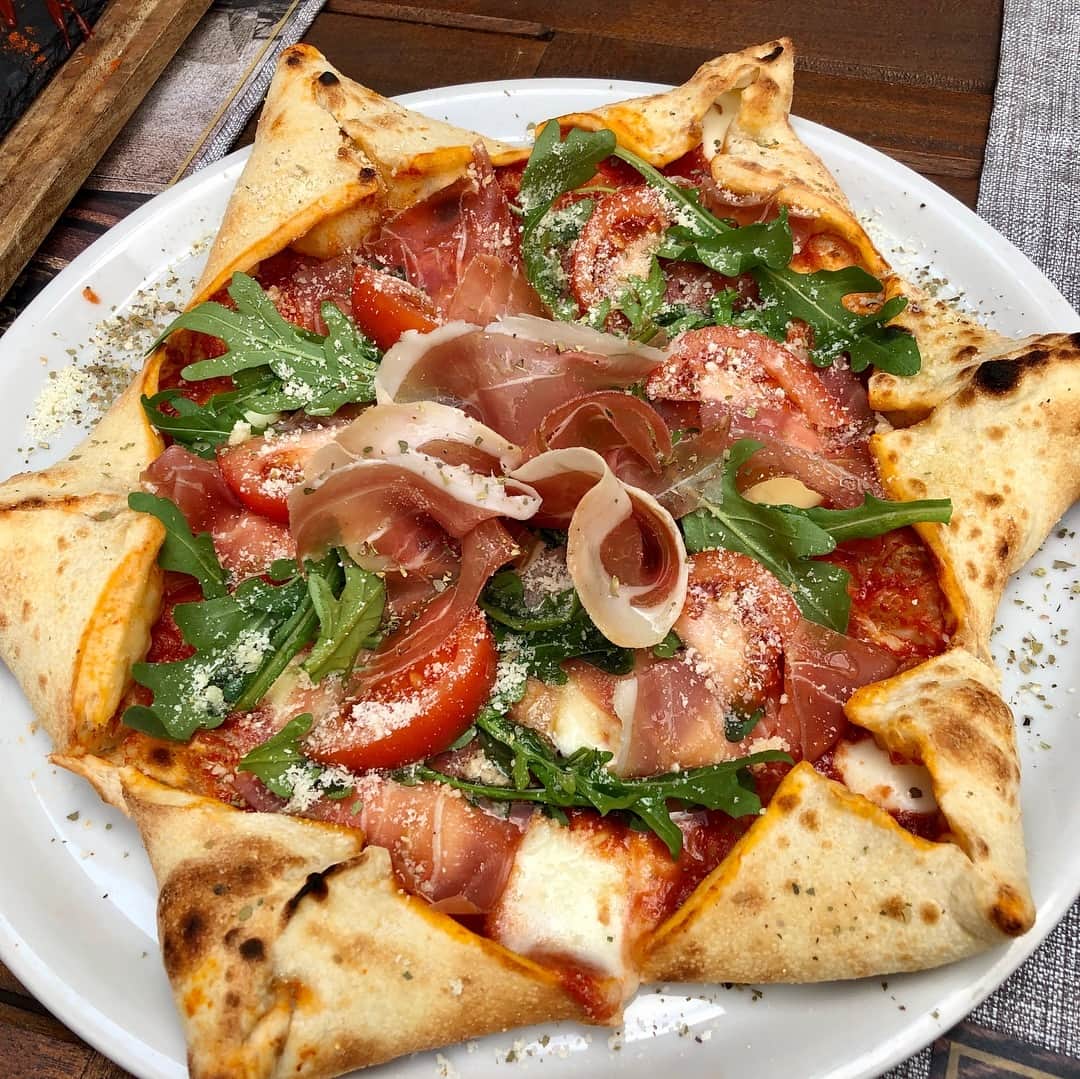 のインスタグラム：「Just arrived at Kotor,montenegro Have a lunch  #kotor #montenegro #lunch」