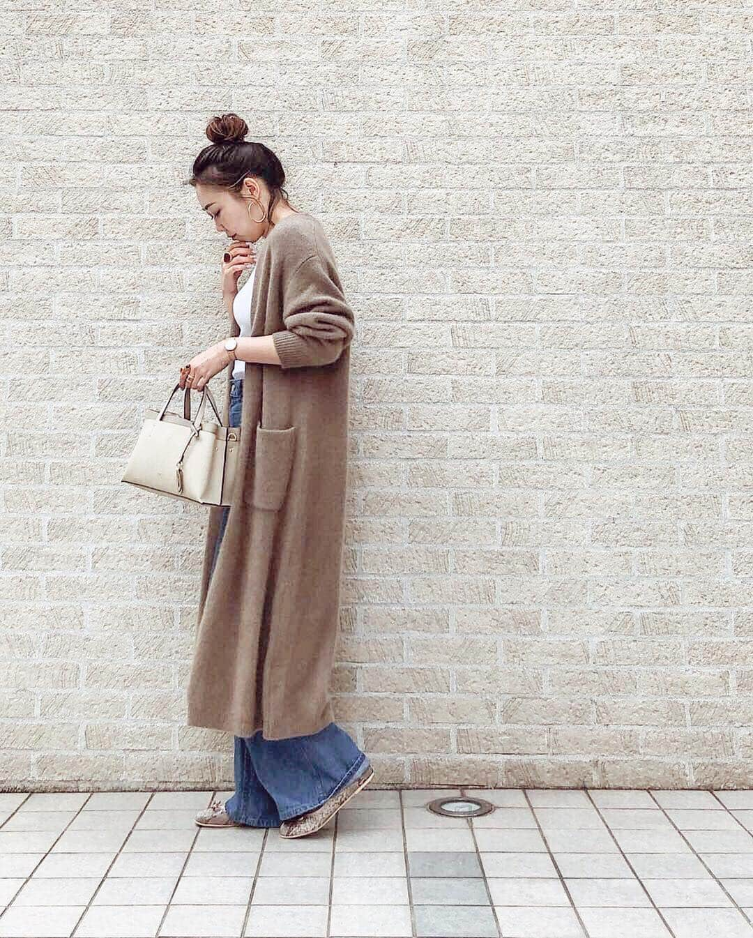 nanaさんのインスタグラム写真 - (nanaInstagram)「ㅤ ㅤ 2019.3.19 Tue #nanacoordinate 𓇼 ななコ 🐼ㅤ ㅤ ㅤ denim 𓇬 beige 𓇼𓃟 blogに詳しく書きます✎*。 ━━━━━☞blogへはtopからﾄﾍﾞﾏｽ𓅩𓂃 ㅤㅤ ㅤ ㅤ ｶｰﾃﾞだけで出かけられるのｳﾚｼｲﾅ𓆸*ﾟ 花粉ｽﾝｺﾞｲけど𓇣𓇣𓇣 ㅤ ㅤ ふわふわﾛﾝｸﾞｶｰﾃﾞにﾀﾝｸにﾃﾞﾆﾑのゆるっとｺｰﾃﾞに bagは @lowellthings のん𓂅 このくすみﾍﾞｰｼﾞｭがｶﾜｲｲ❤︎ それに大きさも程よくｺﾝﾊﾟｸﾄ、 ﾀﾞｹﾄﾞたくさん入るのが良き𓋜 ㅤ 今 @abahouse_online_ladies で point10% ᵃⁿᵈ ￥1,000ｸｰﾎﾟﾝ𓀤𓀤  ㅤ ㅤ ちなみにｶｰﾃﾞの中は#上下ユニクロ部 𓅓 #ワイドリブブラタンクトップ は2色買い𓂬𓂬. ｺﾚ、ﾒﾁｬｸﾁｬ体のﾗｲﾝ綺麗に見える𓁿*ﾟ ﾃﾞﾆﾑはお気に入りの#ベルボトムジーンズ 𓂅 脚長効果ﾊﾞﾂｸﾞﾝ𓃀𓃀 ㅤ ㅤ ㅤ 今日はﾈｲﾙﾁｪﾝｼﾞに𓂣  ㅤ  ㅤ #lowellthings #ロウェルシングス #atstagram_l #atscelta #uniqloginza #uniqlo #atscelta #outfit #fashion #ootd #coordinate #大人カジュアル  #locari mery  #beaustagrammer  #シンプルコーデ #プチプラコーデ  #mineby3mootd #instafashion #fashionblogger #fashionista #데일리록 #코디 #옷스타그램 #멋스타그램 #穿搭 #오오티디  #패션스타그램일상」3月19日 20時35分 - nanapanda517