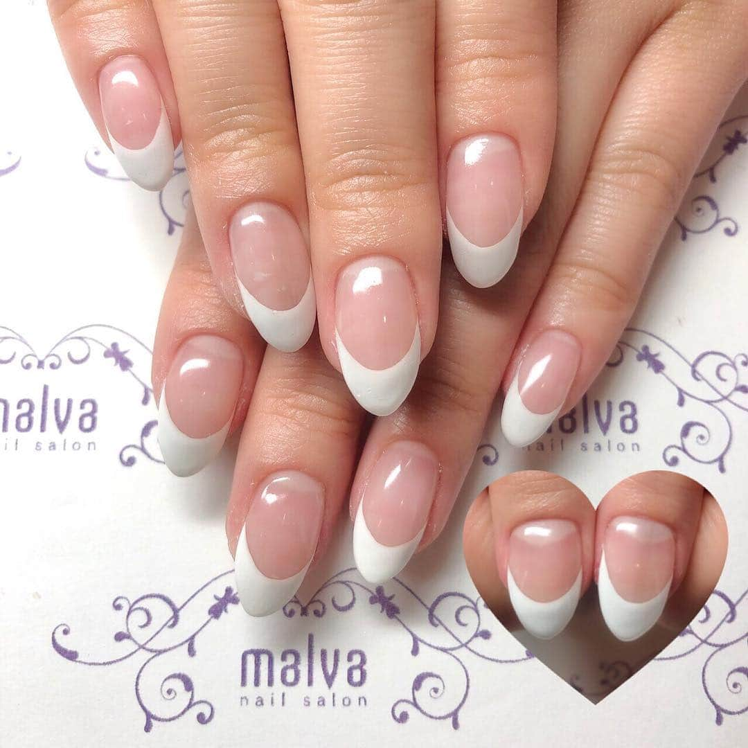 nailsalon malva（ネイルサロンマルヴァ）さんのインスタグラム写真 - (nailsalon malva（ネイルサロンマルヴァ）Instagram)「清楚なフレンチネイル✨✨ このお客様は自爪です😊 こちらは、フレンチスタイル54の、アートをなくしたバージョンとなります！ ご予約時にはHPにたくさんのネイルのサンプルがございますのでぜひ選んでからご予約下さい😊 . nailsalon malva  ご予約はLINEからがオススメです☆ 🌙原宿LINE ID→《@malva》 ※@を忘れずに‼︎ 全てのアートや料金表はHPより http://www.malvanail.com/sp/  #malva#マルヴァ#ネイル#gelnail#nail#nailart#naildesign#nailstagram#ジェル#gel#ジェルネイル#ネイルデザイン#原宿ネイル#nailsalon#ネイルサロン#ネイルチップ#森絵里香#malvaネイル#malvanail#ネイリスト募集#美甲#ロシアンマニキュア#ハンドネイル#フットネイル #フレンチネイル」3月19日 20時41分 - malva_nail