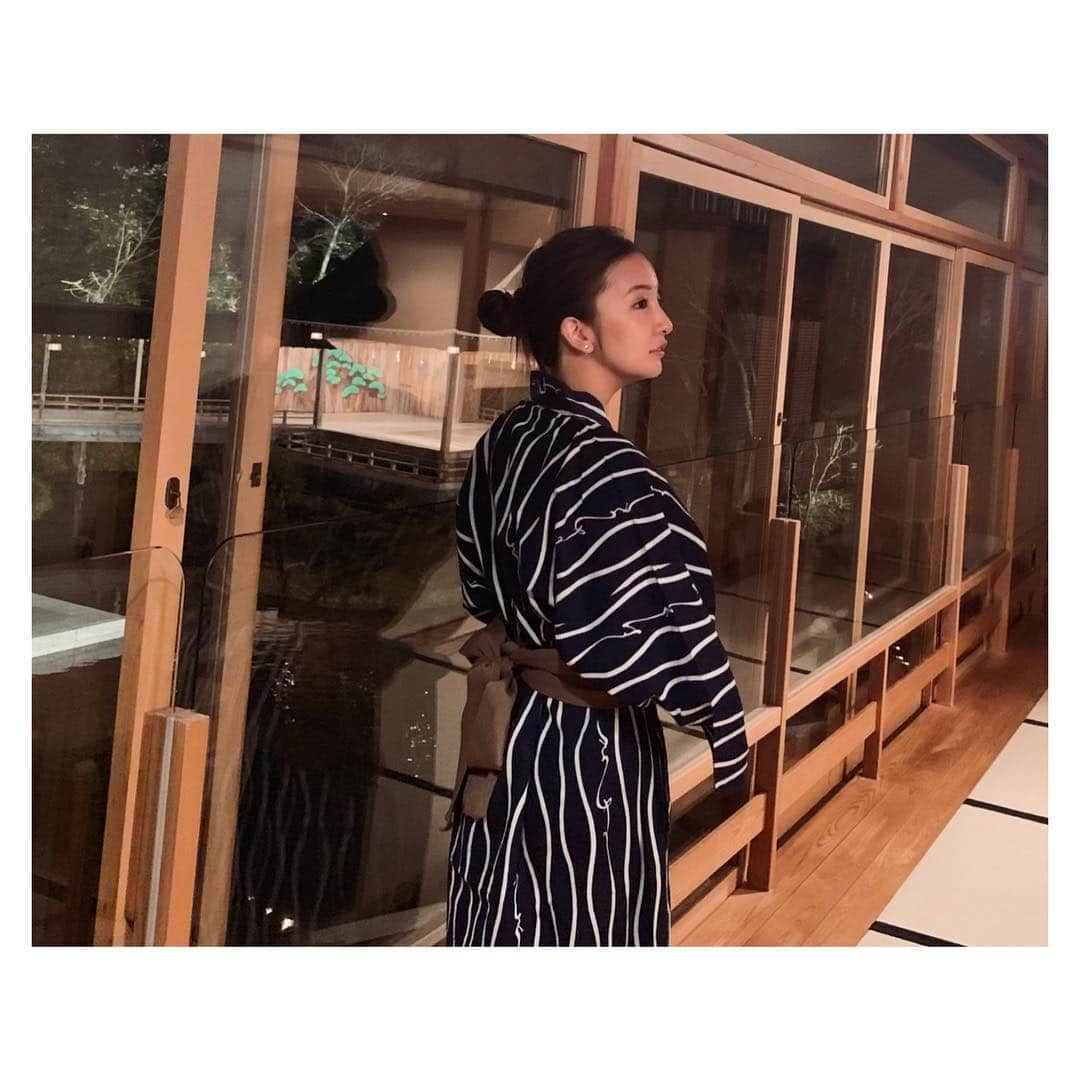 板野友美さんのインスタグラム写真 - (板野友美Instagram)「👘 #友Style」3月19日 20時43分 - tomo.i_0703