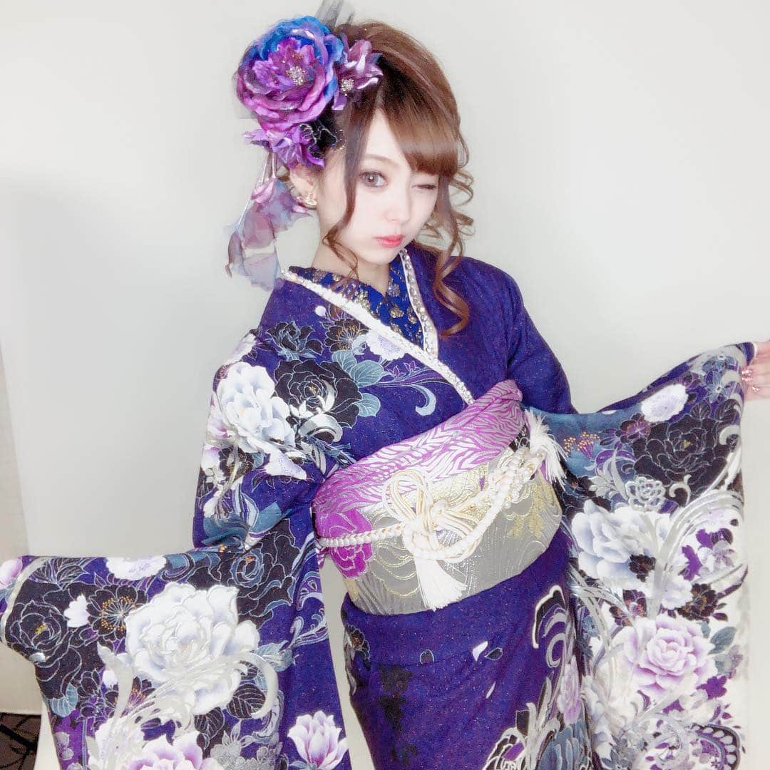 嶋谷愛（あいちゅん）さんのインスタグラム写真 - (嶋谷愛（あいちゅん）Instagram)「. #和の刻 撮影2着目💜。 . . #振袖 . . #kimono #furisode #振袖ヘア #make #hairset #viviennewestwood #ヴィヴィアン #instagood #instalike #着物 #japan #셀스타그램📷 #98년생 #l4l #いいね返し」3月19日 20時46分 - aichun_1649