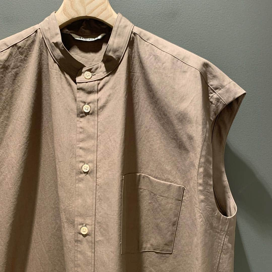 BEAMS JAPANさんのインスタグラム写真 - (BEAMS JAPANInstagram)「＜AURALEE＞ Womens WASHED FINX TWILL SLEEVELESS SHIRTS  BEAMS JAPAN 3F @beams_japan #auralee #beams #beamsboy #beamsjapan #beamsjapan3rd Instagram for New Arrivals Blog for Recommended Items #japan #tokyo #shinjuku #fashion #mensfashion #womensfashion #日本 #東京 #新宿 #ファッション#メンズファッション #ウィメンズファッション #ビームス #ビームスジャパン」3月19日 20時49分 - beams_japan