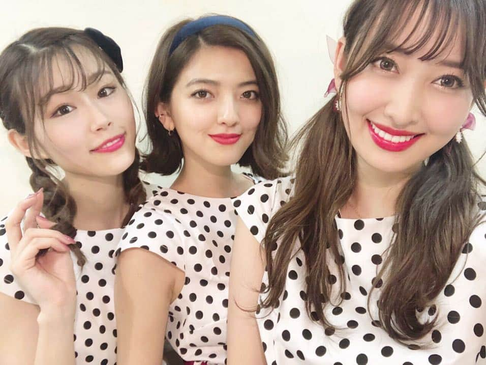 佐達ももこさんのインスタグラム写真 - (佐達ももこInstagram)「ふりかえり〜HIUFES💞♪ 25さいのツインテ、失礼しました👧やるならとことんアイドルしたよ☺️💞笑 3人でキャンディーズの年下の男の子歌ったよ❤️ 花かんむり付けてるのは、チュッ！夏パ〜ティ🌺 当時モー娘。のファンクラブ入っていて、あややも大好きで、この曲だーーいすきだったから本当に楽しかった😭💞死ぬまでに1回アイドルできてよかった😵❤️ KARAもSPEEDも嵐も、りもりもも！全部楽しかった☺️ そして、お手紙とプレゼントもほんっっとうにありがとうございました😭💞 応援してくださる人がいるって、何よりも心強いです😭💋 . . #hiufes」3月19日 21時07分 - sadamomodayo