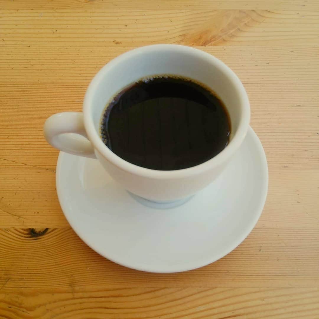 吉村美樹さんのインスタグラム写真 - (吉村美樹Instagram)「コーヒーに癒される。そう思えた34歳の冬でした(笑)平成のおわりに、コーヒーの美味しさに気付けて良かった。娘が卒乳したら、美味しいコーヒー屋さんを巡ってみたいなぁ。おすすめがあったら教えてください❗miki #コーヒー #１日１杯 #主人の影響 #風のたより #癒し #平成のおわり」3月19日 21時21分 - yoshimuramiki0911