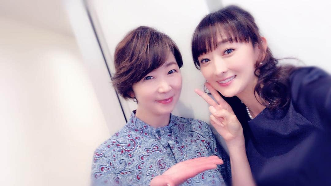 花總まりさんのインスタグラム写真 - (花總まりInstagram)「中井美穂さんとお仕事でした〜🤗 何のお仕事かは、またお知らせしますね🤲」3月19日 21時37分 - hanafusamari_official