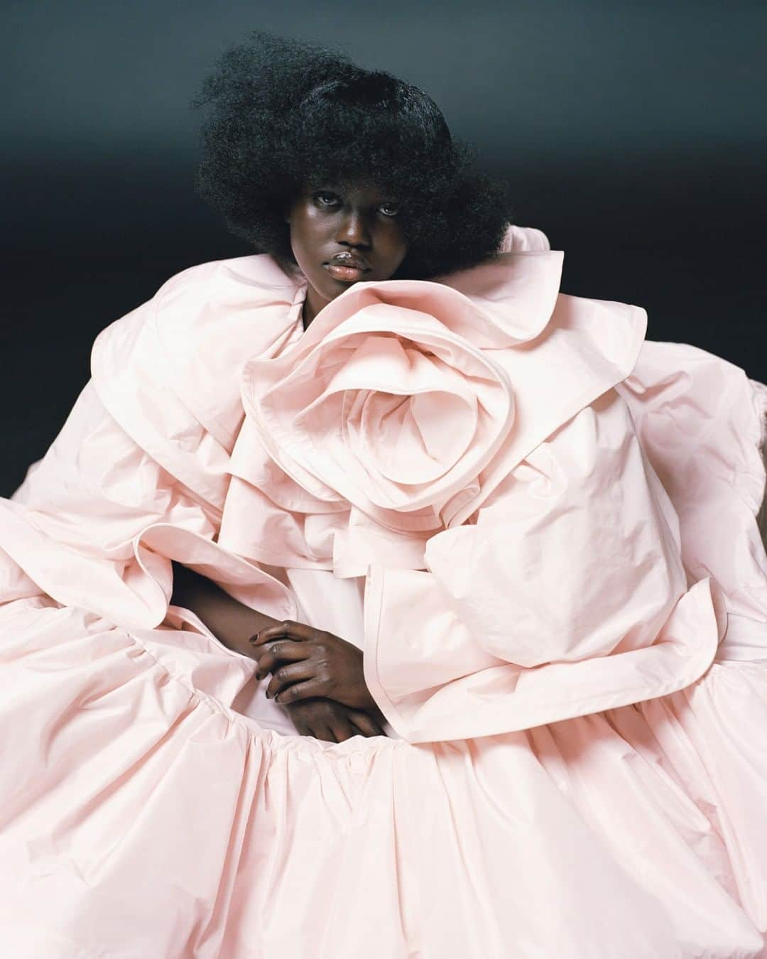 i-Dさんのインスタグラム写真 - (i-DInstagram)「🌸 FLOWER POWER 🌸 ⁣ The beautiful Adut Akech wears the most powerful fashions of the season for i-D. 🖤⁣ ⁣ See more of this incredible shoot by Campbell Addy via link in bio. 🔗⁣ ⁣ [The Homegrown Issue, no. 355, Spring 2019.]⁣ .⁣ .⁣ .⁣ Photography @campbelladdy ⁣ Styling @sarrjamois⁣ @adutakech wears dress @marcjacobs⁣」3月19日 21時30分 - i_d