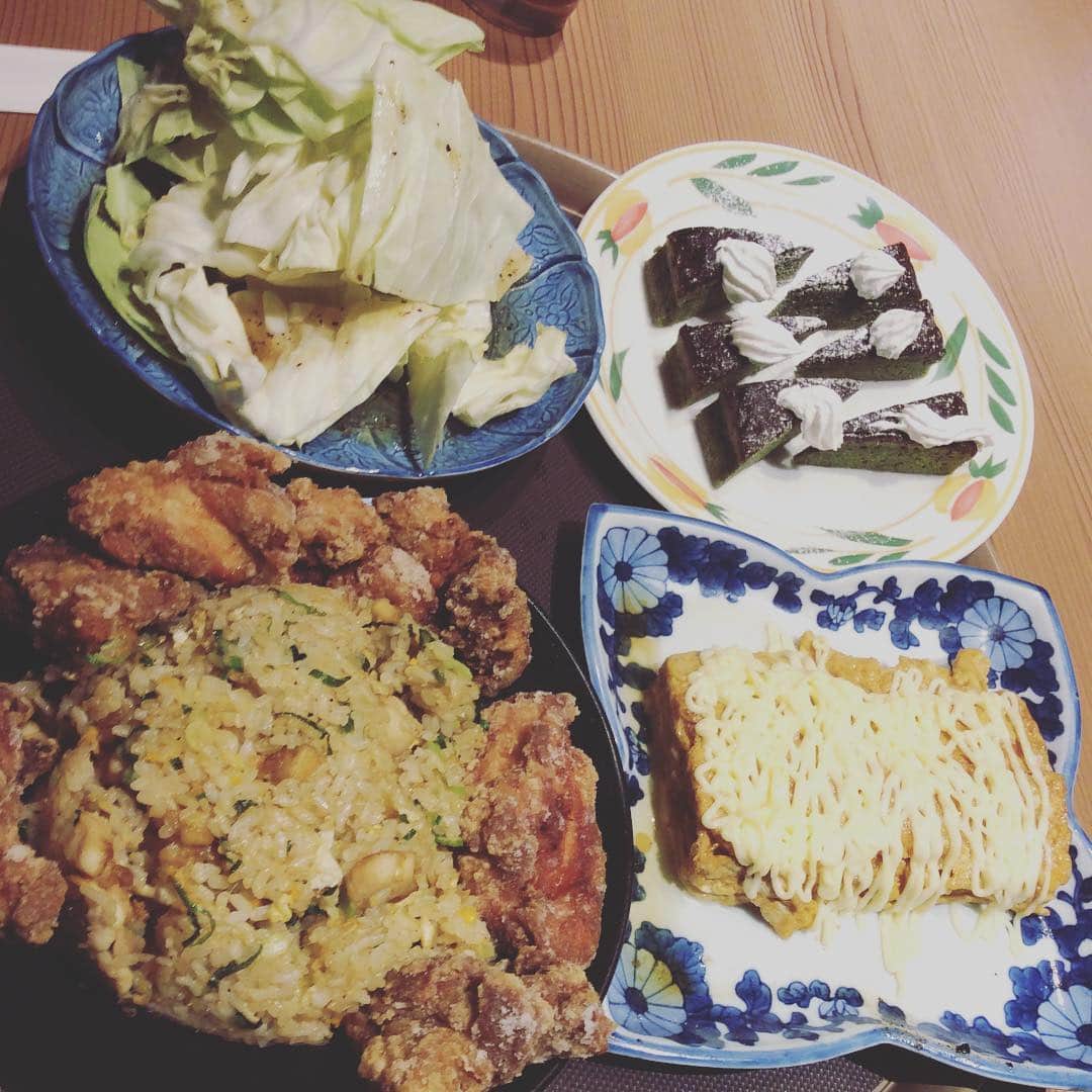 のインスタグラム：「こんばんは！！ 今月から入ったしょうきです！！ 家では全く料理しないけど弁慶だと思いきって自分の好きなん作れるから最高です👌  これからも頑張ります！！！ #弁慶#弁慶新大宮#駅近#奈良 #泳ぎイカ#居酒屋#地酒#日本酒#instgood#instalike #instafood #instapic #instaphoto #instajob🍻#駅近#徒歩1分#奈良#泳ぎイカ#🦑#🍶#🐟 #🐓 #yummy #😋#instgood#instalike#いいね返し」