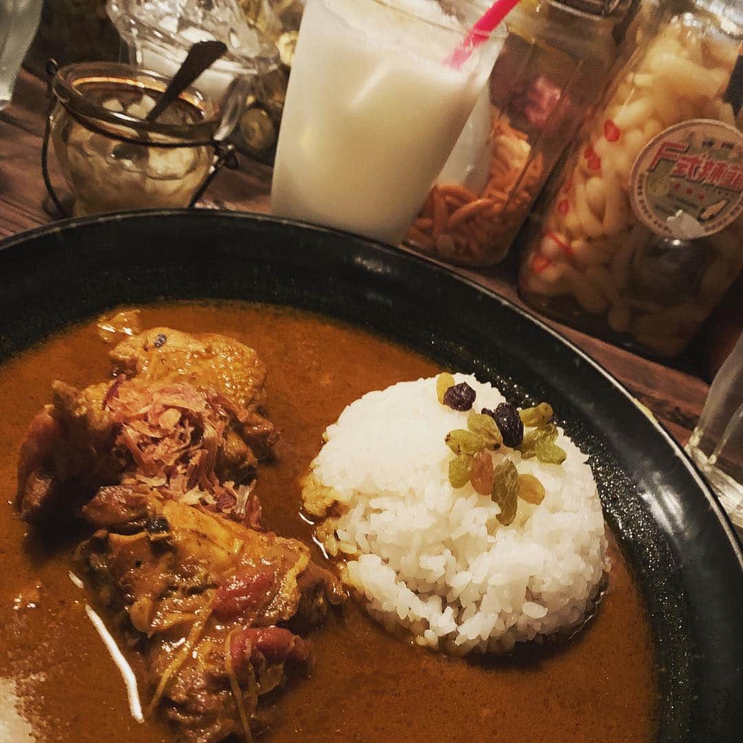 宍戸留美さんのインスタグラム写真 - (宍戸留美Instagram)「#ほんやら洞 #カレー #ラッシー #味変 #チキンカレー #中山ラビ #国分寺」3月19日 21時56分 - rumishishido