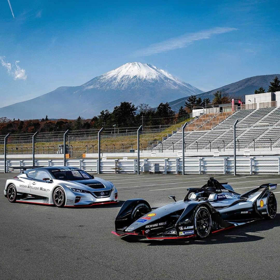 のインスタグラム：「Who said electric had to be boring? 😏 #Nissan #LEAFNISMO #RC #NissanFormulaE」