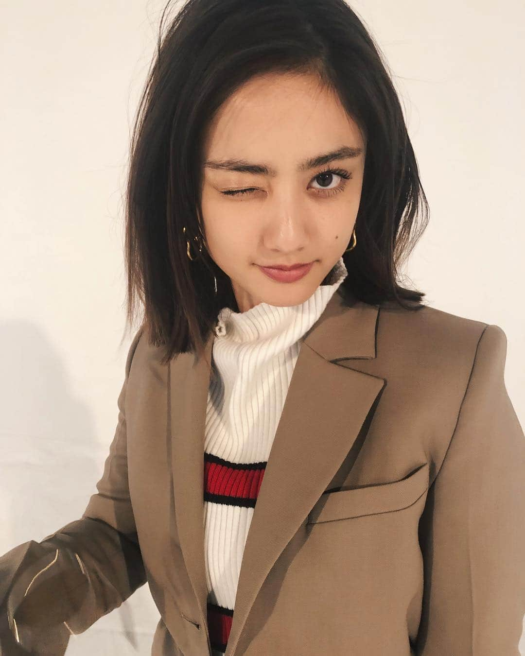 谷まりあさんのインスタグラム写真 - (谷まりあInstagram)「私服🥰 セットアップ #hm  ニット @furfur_official  バッグ @prada  靴 @esperanza_official  メガネ @chanelofficial  ピアス @celine  #marimarifashion」3月19日 22時02分 - mariaaaa728