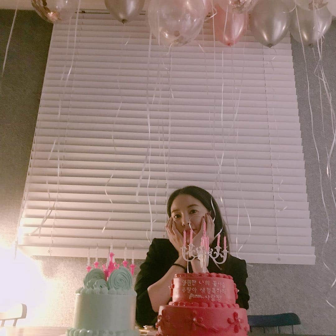 ジュヨン さんのインスタグラム写真 - (ジュヨン Instagram)「생일 #고마워」3月19日 22時10分 - jupppal