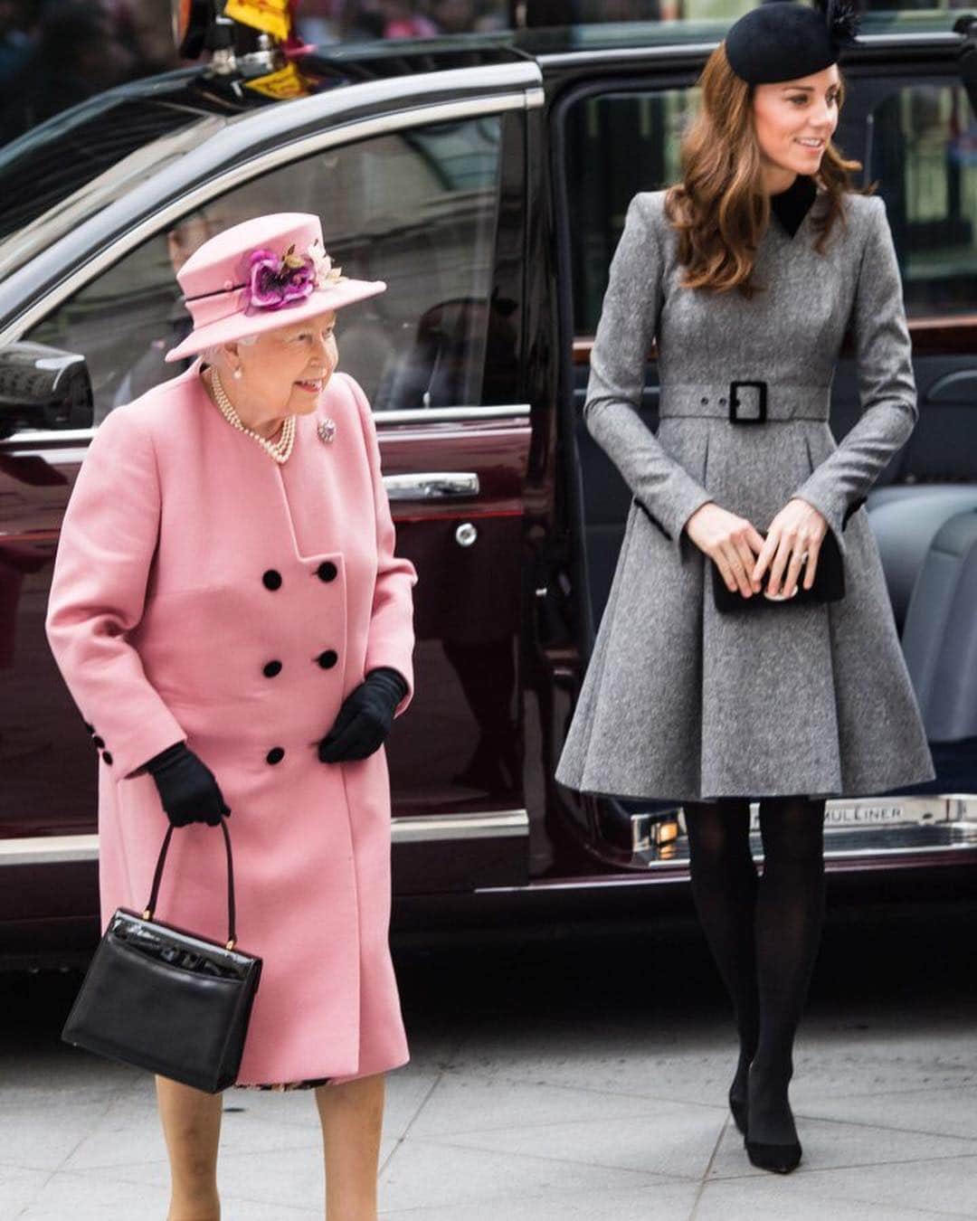 People Magazineさんのインスタグラム写真 - (People MagazineInstagram)「#KateMiddleton joined #QueenElizabeth for a joint outing — their first since she joined the royal family in 2011! Tap the bio link for more on their special appearance. 💕 | 📷: Samir Hussein/WireImage, James Veysey/REX/Shutterstock」3月19日 22時24分 - people
