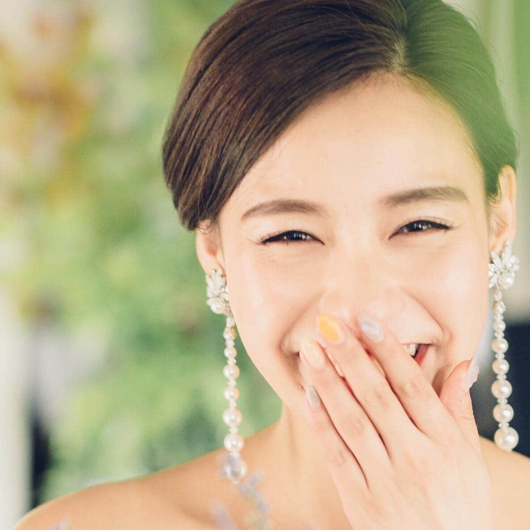 Dresses (ドレッシーズ)さんのインスタグラム写真 - (Dresses (ドレッシーズ)Instagram)「* Dressesニュース！！ 〜福岡で結婚式をご検討のプレ花嫁さまへ〜 . ドレスにこだわりたいオシャレ花嫁のための「結婚式場紹介サービス」、Dressesコンシェルジュより、 とってもお得なスペシャルプランのご案内です！！ * 今なら、期間限定・組数限定で、 あのANTONIO RIVAのsissiのドレスが 最大50％OFFでレンタルできるスペシャルプランをご案内しております！ （その他の海外ブランドドレスも最50％OFFになります!） 他にも、「ドレス2着＋タキシード1着」のお得なプランもご用意しております。 * Dressesコンシェルジュについてや、 スペシャルプランの詳細・条件などは @Dresses_weddingdress のプロフィールリンクよりご覧下さい🎈 HPではTOPページまたは少し下にスクロールした“column”よりご覧いただけます🍀 * 〈お問合せ〉 ✉️dresses@dressthelife.jp 📞0120-791-249 * #ドレッシーズコラム#ドレッシーズニュース #wedding#weddingdress#トレンドカラー#ウェディングドレス試着 #ウェディングドレス迷子#カラードレス試着#カラードレス迷子#ドレスショップ#ドレス探し #フォトウェディング#プレ花嫁 #花嫁ヘア#花嫁 #プレ花嫁#全国のプレ花嫁さんと繋がりたい#ドレス迷子 #ドレス試着 #ウェディングドレス#カラードレス#ドレス探し#結婚式#卒花嫁#2019春婚#2019夏婚#2019秋婚#2019冬婚」3月19日 22時25分 - dresses_weddings