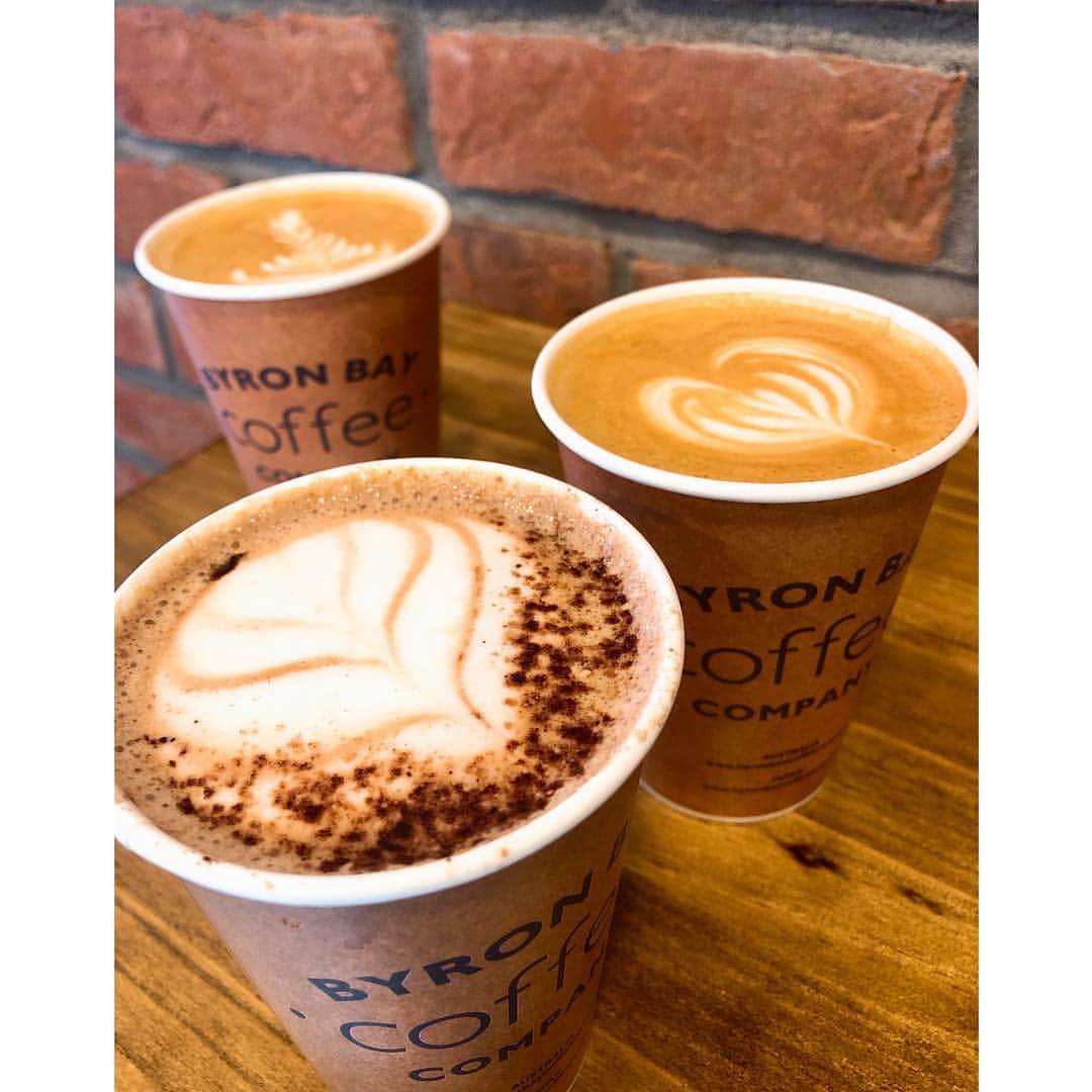 山田優依さんのインスタグラム写真 - (山田優依Instagram)「Byron Bay Coffee☕️ . 最近の美味しかったカフェはやっぱりカフェ文化が根付く オーストラリア発のバイロンベイコーヒーのflat white . その1週間前は時間がなく行けず、結果いつものスタバに 落ち着いたけど、リベンジできて良かった🥳 . #japan #tokyo #Byronbaycoffee #cafe #Roppongi #family」3月19日 22時25分 - yui_gourmetwalker