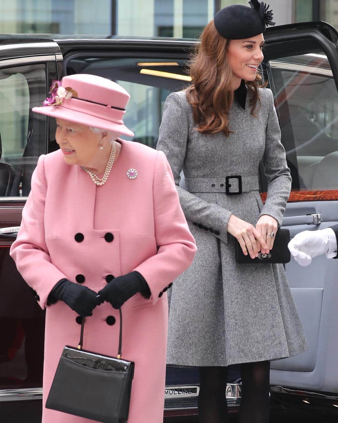 Just Jaredさんのインスタグラム写真 - (Just JaredInstagram)「Duchess Kate Middleton in @catwalkerco and Queen Elizabeth are on their first solo outing together today to visit King’s College. They once before went on a royal outing together, back in March of 2012, but they were joined by the Queen’s husband that day.  #KateMiddleton #QueenElizabeth Photos: Getty/Wenn」3月19日 22時33分 - justjared