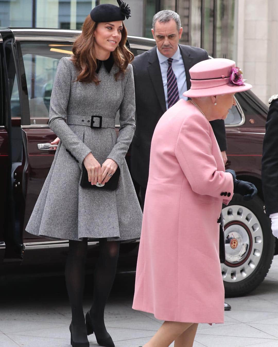 Just Jaredさんのインスタグラム写真 - (Just JaredInstagram)「Duchess Kate Middleton in @catwalkerco and Queen Elizabeth are on their first solo outing together today to visit King’s College. They once before went on a royal outing together, back in March of 2012, but they were joined by the Queen’s husband that day.  #KateMiddleton #QueenElizabeth Photos: Getty/Wenn」3月19日 22時33分 - justjared