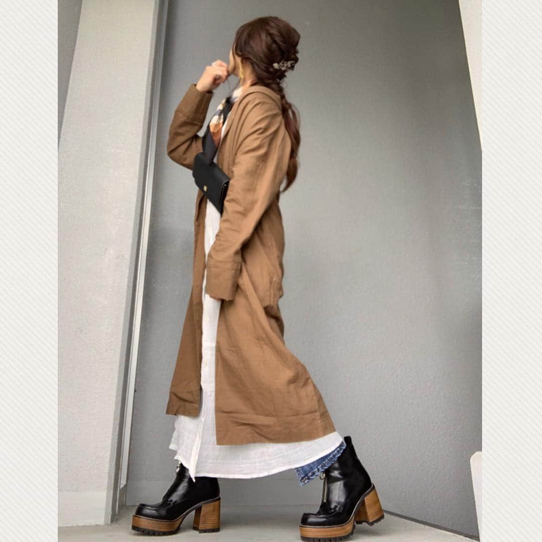 chieminsさんのインスタグラム写真 - (chieminsInstagram)「こんばんは◡̈⃝︎⋆︎*❁﻿ ・ ・ ・  #ショールカラーガウンコート  コレは悩んだけどgetして良かったやつ--💮 ゆるっとずるっと可愛い過ぎ♡ ・ ・ ・ それにしても…物欲が治まる薬処方して欲しいわ… 最近やらかしてる👉👈 ・ ・ ・ ・ コート➞#ungrid  ワンピース➞#wego デニム➞ #ボトムス：#ubasic_official @ubasic_official (P32F1037) ブーツ➞#jeanasis  バッグ➞ #ポーチ：#エルリエ @ellerie_official (00010043-810198035780) スカーフ➞ #ysl #古着 ピアス➞#todayful ・ ・ ・ ・ 🌷コーデ詳細はトップページのURLからも見れます🌷 ・ ・ ・ ・ #code  #coordinate #ootd #outfit #mylook #ママコーデ #コーデ #pr #mineby3mootd #like4like #お洒落さんと繋がりたい #ビュースタグラマー #ponte_fashion #chao_app  #156cm #156cmコーデ」3月19日 22時36分 - chery0131