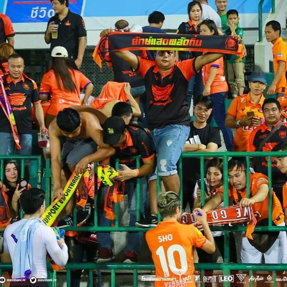 下地奨さんのインスタグラム写真 - (下地奨Instagram)「Thank you FC SHO 💯⚽️😊🙏 #thankyou #always #fc #shoshimoji #udonthani #football #thailand #cheer #spirit #we #are #together #one」3月19日 22時47分 - sho_shimoji