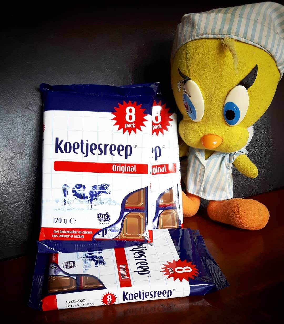 Little Yellow Birdさんのインスタグラム写真 - (Little Yellow BirdInstagram)「Nostalgia alert, all Dutchies!! Loved these as a baby bird, still love them now! I've got 3 8-packs (and no 6-pack😉) so help yourselves!! #honeygroveteapartytuesday #littleyellowbird #tweety #tweetykweelapis #adventures #yellow #bird #tuesday #chocolate #koetjesreep #koetjesrepen #chocolade #chocolatebar #chocoladereep #sweet #nostalgia #diegoeieouwetijd #dutch #sweettreat #stuffedanimalsofinstagram #plushiesofinstagram」3月19日 22時56分 - tweetykweelapis