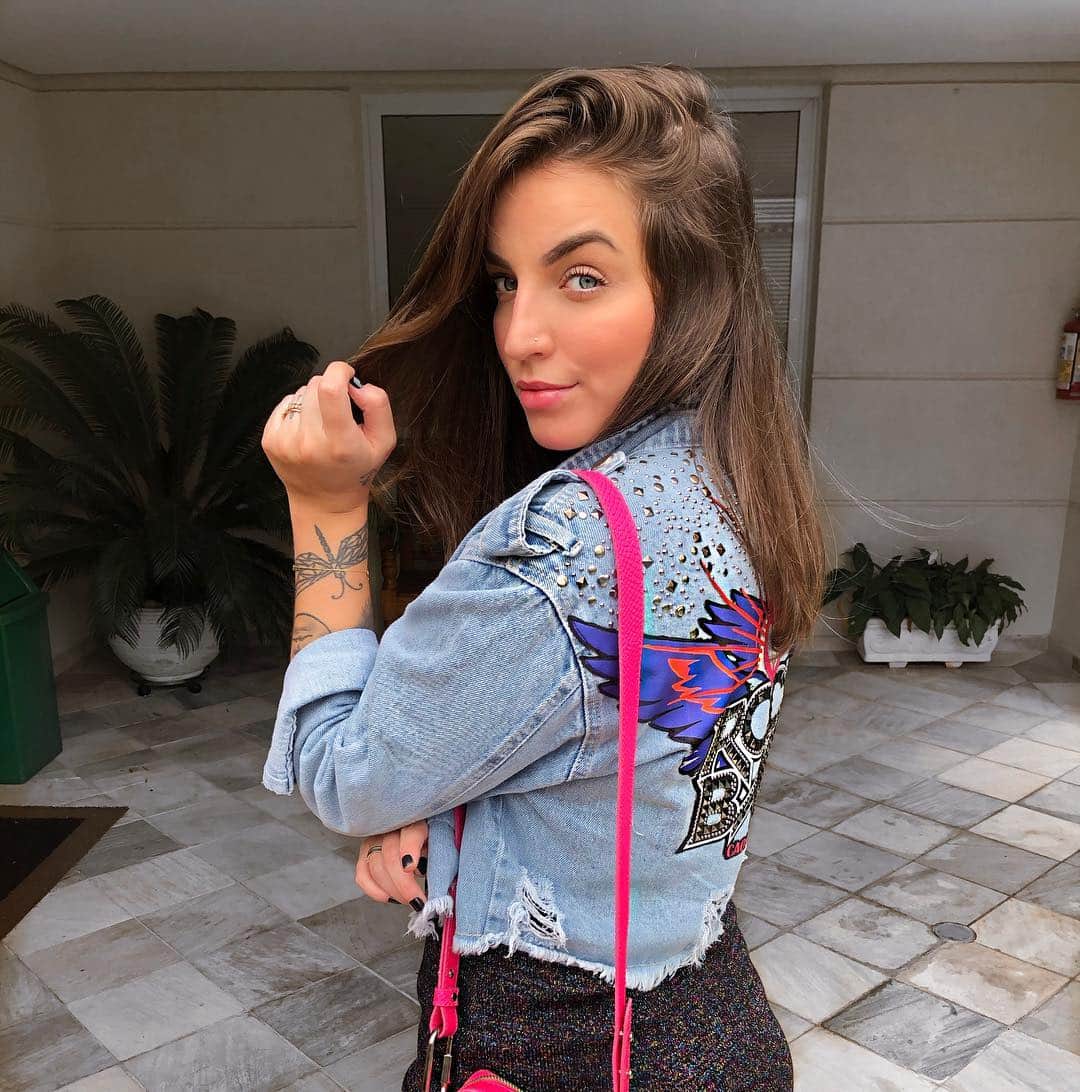Bruna Unzuetaのインスタグラム：「oie」