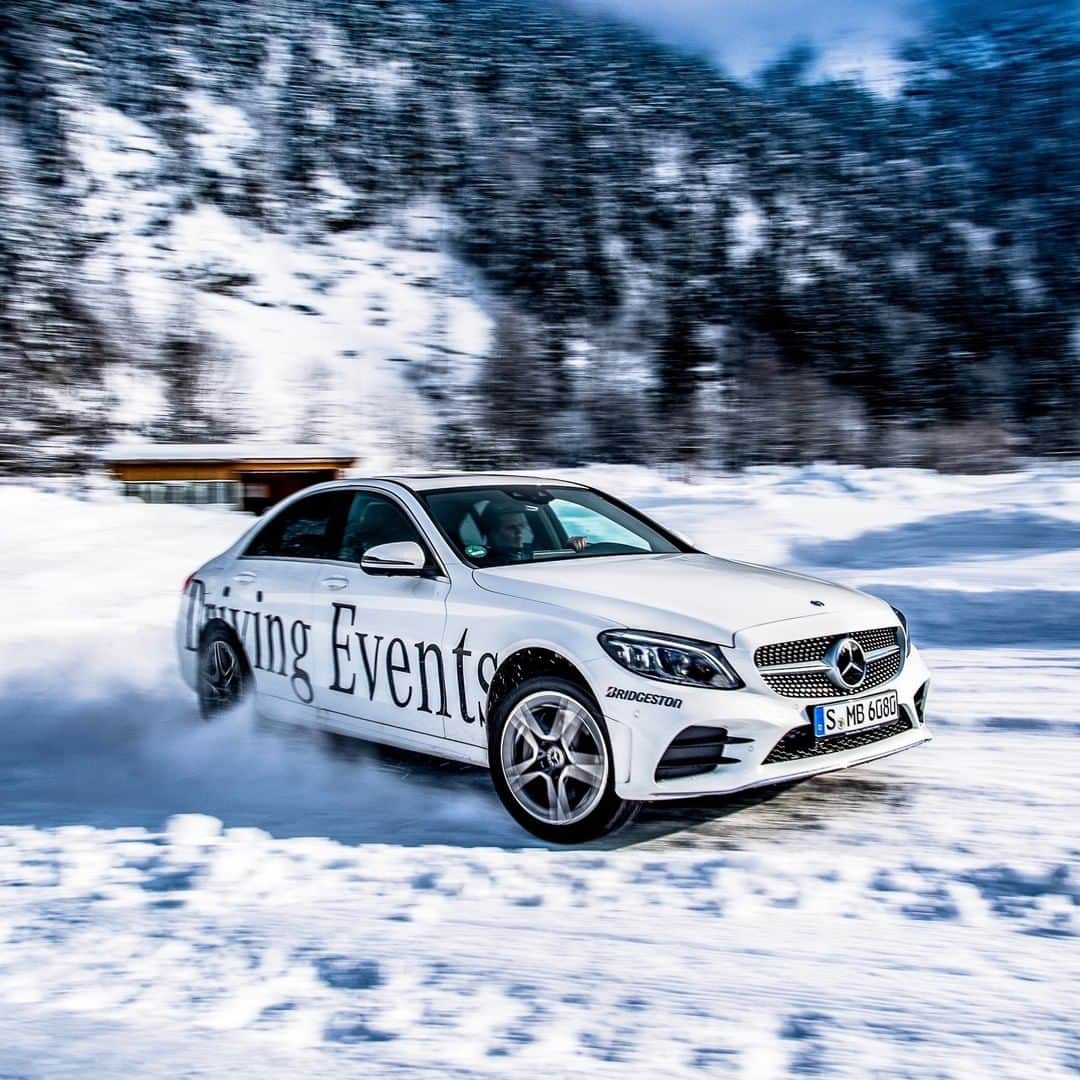 メルセデス・ベンツさんのインスタグラム写真 - (メルセデス・ベンツInstagram)「Wintertime-fun like you’ve never experienced before. Our driving events in the Austrian Alps will leave you  asking for seconds. ❄️ Check out the Mercedes-Benz Driving Events and become a better driver in a very enjoyable way.  #MercedesBenz #cclass #sedan #mbdrivingevents #benzlife #carsofinstagram #performance #thebestornothing #luxurysedan #winter #dashing #drifting」3月19日 23時00分 - mercedesbenz