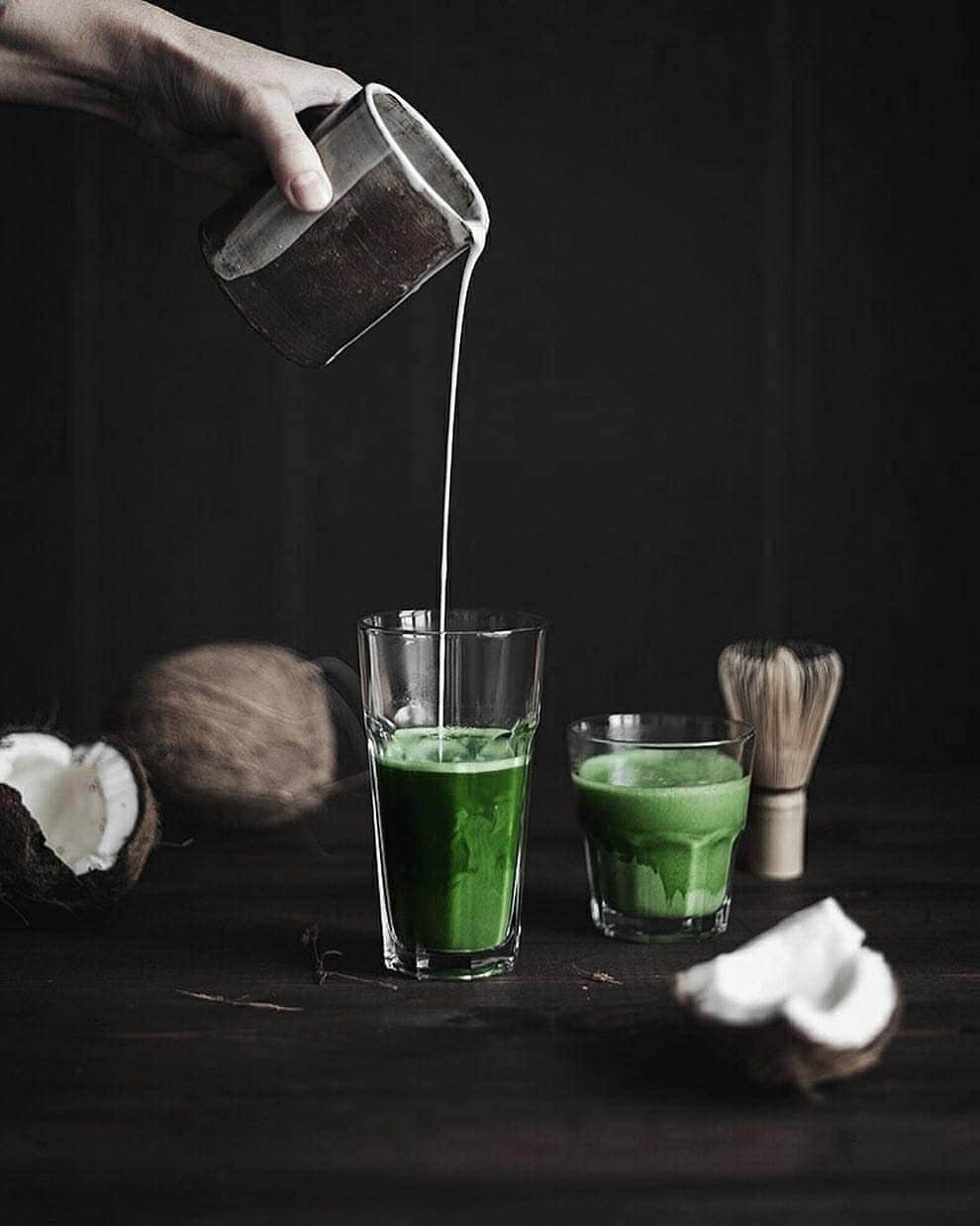 Matchæologist®さんのインスタグラム写真 - (Matchæologist®Instagram)「😱 Who would go crazy for this #Matcha #Coconut #Latte 🙈?🍵 Special thanks to 📷 @natashasechenova for this beautifully curated image! 💚 . 🎊 REMINDER: Our St Patrick’s Day weekend 🍀 discount is ENDING SOON! – 🎉 15% off site-wide with code PADDY19 – valid until midnight TONIGHT only! 🙌 . 🙋 Want to know which grade of matcha is best suited for making premium matcha drinks such as this matcha latte? 🌿 Our Meiko™ Ceremonial Matcha is a perfect choice! 🙏 Masterfully blended to create a well-defined, flavourful brew with a rich emerald green color, Meiko™ is ideal for your everyday matcha ritual 🍵. . 👉 Click the link in our bio @Matchaeologist and take advantage of our St Patrick’s weekend discount! . Matchæologist® #Matchaeologist Matchaeologist.com」3月19日 23時00分 - matchaeologist