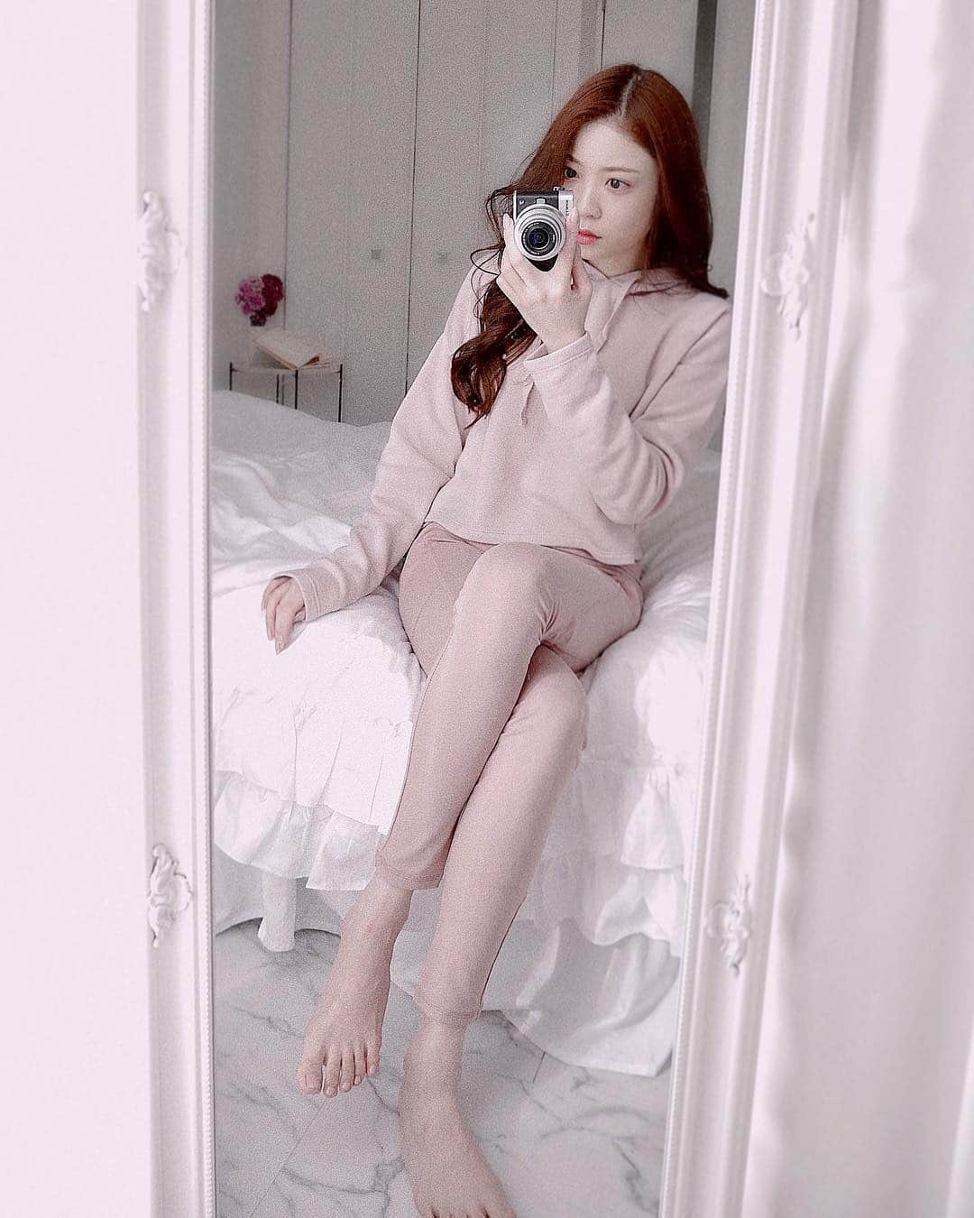 のインスタグラム：「風邪の間にだいぶ体力落ちちゃったから﻿ 春は身体動かしたいな〜〜〜(´･_･`)﻿ 今はお家で軽く #筋トレ してるけど﻿ (その時は ＃クエン酸 も飲んでいるよ！)﻿ ちゃんと #ジム 通うか悩む🧐、、、﻿ みんなジムとか通ってるのかな？？？﻿ ﻿﻿ #ひぃエット #ダイエット #ダイエット中﻿﻿﻿﻿﻿ #ワークアウト #スポーツ #トレーニング﻿﻿﻿﻿﻿﻿ #ボディメイク #ダイエッター﻿﻿﻿」