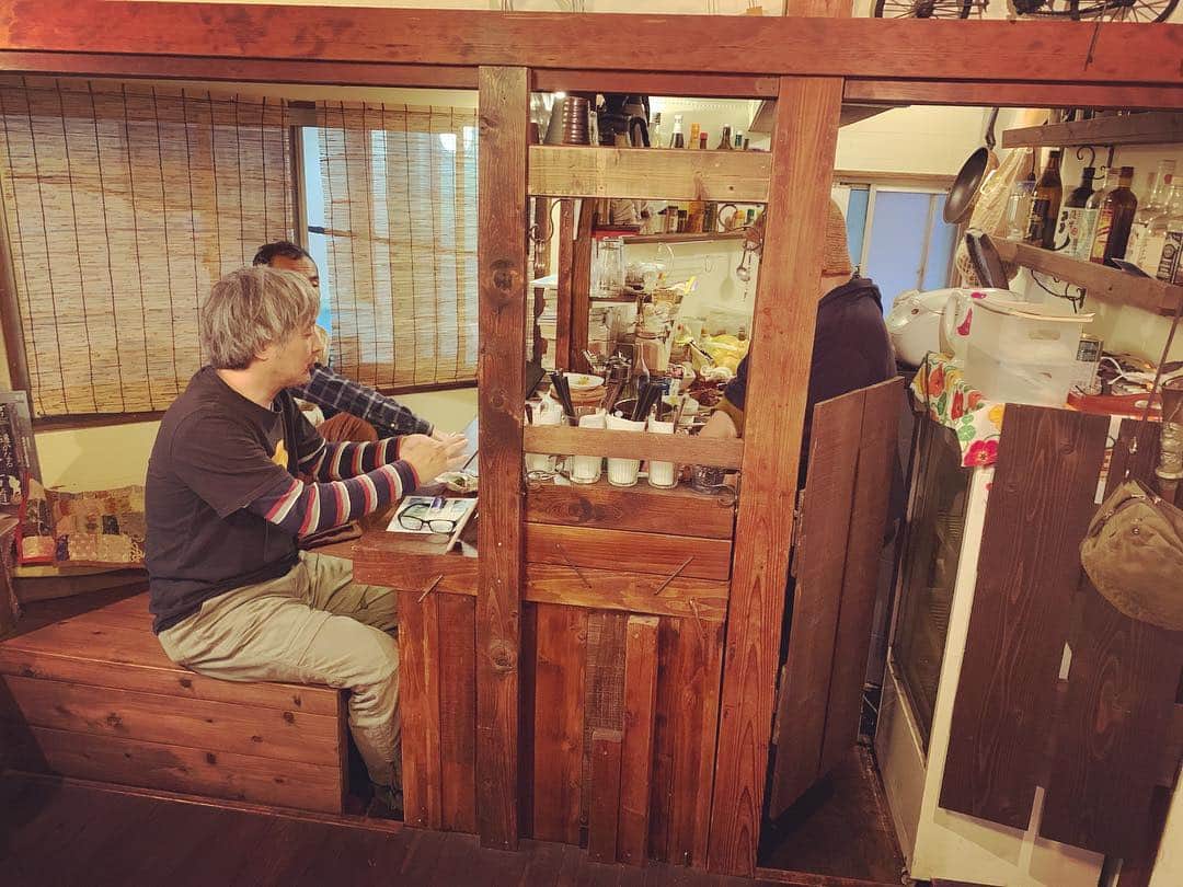 高松いくさんのインスタグラム写真 - (高松いくInstagram)「三浦半島・三崎『Sup Cruise Trip Tour ‼』️ の、ワクワク打ち合わせを✨ 逗子の『maharita』で 海の家の『みなとや』さんとしてきましたーー‼️ 私が企画書を作って話すと 「おー！いいねいいねー！ いくちゃの好きなようにやったらいい！」っと、 受け止め、一緒にやろうとしてくださる(´°̥̥̥̥̥̥̥̥ω°̥̥̥̥̥̥̥̥｀)❤️ 本当に素敵な出逢いに感謝です。。 あったかいファミリーに仲間入りさせてもらえて嬉しい😭 フレンドリーでアットホームな『みなとや』さんと作る、パワーアップした 三浦半島の三崎・横堀海岸『Sup Cruise Trip Tour !!』 5月から9月までの土日開催予定‼️ 詳細はまた、SNSにて告知させて頂きます🙌 皆さんが気軽に三崎まで来て、 海も緑も自然を大満喫しながら、 食べて動いて癒される旅になる企画してますので✨ お楽しみに〜╰(*´︶`*)╯♡ 海のプロフェッショナルみなとやの皆様から アドバイス、サポートを頂戴しながら、 安心安全ワクワクドキドキの冒険にお連れします😍 あったかいみなとやファミリーと美味しいお料理でますます、Supスイッチ入りましたーー‼️ っさ‼️楽しく準備していこ〜♬ 考えたプランが楽しそう過ぎて早くお伝えしたい‼️ 一回通して自分がツアーして楽しんできます❤️www自分が絶対受けたい内容✨ お忙しい中、 お集まり下さり、ありがとうございました🙏 みなとや: @minatoya9 さん 今年もよろしくお願いします🙌✨ #三浦半島 #三崎口 #三崎 #油壺 #動いて #癒され #食べる #supツアー #海 #旅気分 #小旅行 #冒険 #探検 #クルージング #サップ #sup #paddleboarding #supyoga #yoga #tour #cruising #マグロ #温泉 #オーシャンビュー #beer #ocean」3月19日 23時14分 - iku_takamatsu_trip_sup_yoga