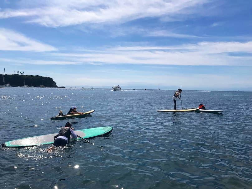 高松いくさんのインスタグラム写真 - (高松いくInstagram)「三浦半島・三崎『Sup Cruise Trip Tour ‼』️ の、ワクワク打ち合わせを✨ 逗子の『maharita』で 海の家の『みなとや』さんとしてきましたーー‼️ 私が企画書を作って話すと 「おー！いいねいいねー！ いくちゃの好きなようにやったらいい！」っと、 受け止め、一緒にやろうとしてくださる(´°̥̥̥̥̥̥̥̥ω°̥̥̥̥̥̥̥̥｀)❤️ 本当に素敵な出逢いに感謝です。。 あったかいファミリーに仲間入りさせてもらえて嬉しい😭 フレンドリーでアットホームな『みなとや』さんと作る、パワーアップした 三浦半島の三崎・横堀海岸『Sup Cruise Trip Tour !!』 5月から9月までの土日開催予定‼️ 詳細はまた、SNSにて告知させて頂きます🙌 皆さんが気軽に三崎まで来て、 海も緑も自然を大満喫しながら、 食べて動いて癒される旅になる企画してますので✨ お楽しみに〜╰(*´︶`*)╯♡ 海のプロフェッショナルみなとやの皆様から アドバイス、サポートを頂戴しながら、 安心安全ワクワクドキドキの冒険にお連れします😍 あったかいみなとやファミリーと美味しいお料理でますます、Supスイッチ入りましたーー‼️ っさ‼️楽しく準備していこ〜♬ 考えたプランが楽しそう過ぎて早くお伝えしたい‼️ 一回通して自分がツアーして楽しんできます❤️www自分が絶対受けたい内容✨ お忙しい中、 お集まり下さり、ありがとうございました🙏 みなとや: @minatoya9 さん 今年もよろしくお願いします🙌✨ #三浦半島 #三崎口 #三崎 #油壺 #動いて #癒され #食べる #supツアー #海 #旅気分 #小旅行 #冒険 #探検 #クルージング #サップ #sup #paddleboarding #supyoga #yoga #tour #cruising #マグロ #温泉 #オーシャンビュー #beer #ocean」3月19日 23時14分 - iku_takamatsu_trip_sup_yoga