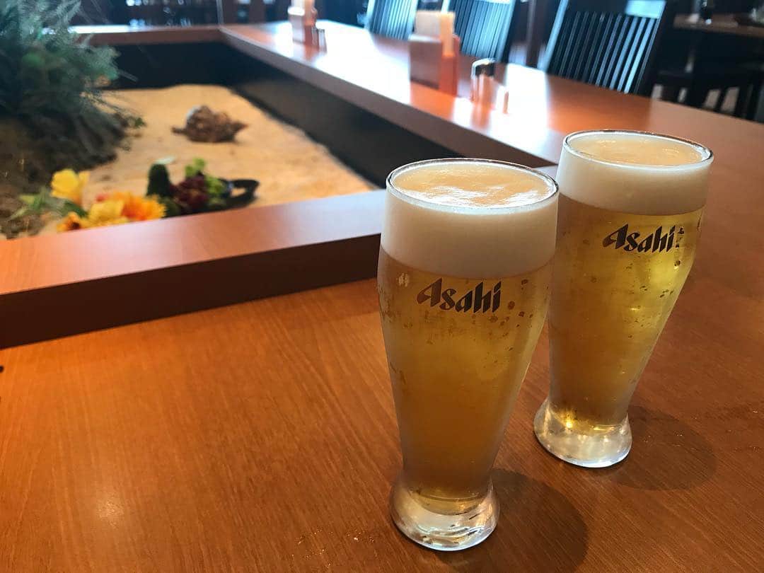高松いくさんのインスタグラム写真 - (高松いくInstagram)「三浦半島・三崎『Sup Cruise Trip Tour ‼』️ の、ワクワク打ち合わせを✨ 逗子の『maharita』で 海の家の『みなとや』さんとしてきましたーー‼️ 私が企画書を作って話すと 「おー！いいねいいねー！ いくちゃの好きなようにやったらいい！」っと、 受け止め、一緒にやろうとしてくださる(´°̥̥̥̥̥̥̥̥ω°̥̥̥̥̥̥̥̥｀)❤️ 本当に素敵な出逢いに感謝です。。 あったかいファミリーに仲間入りさせてもらえて嬉しい😭 フレンドリーでアットホームな『みなとや』さんと作る、パワーアップした 三浦半島の三崎・横堀海岸『Sup Cruise Trip Tour !!』 5月から9月までの土日開催予定‼️ 詳細はまた、SNSにて告知させて頂きます🙌 皆さんが気軽に三崎まで来て、 海も緑も自然を大満喫しながら、 食べて動いて癒される旅になる企画してますので✨ お楽しみに〜╰(*´︶`*)╯♡ 海のプロフェッショナルみなとやの皆様から アドバイス、サポートを頂戴しながら、 安心安全ワクワクドキドキの冒険にお連れします😍 あったかいみなとやファミリーと美味しいお料理でますます、Supスイッチ入りましたーー‼️ っさ‼️楽しく準備していこ〜♬ 考えたプランが楽しそう過ぎて早くお伝えしたい‼️ 一回通して自分がツアーして楽しんできます❤️www自分が絶対受けたい内容✨ お忙しい中、 お集まり下さり、ありがとうございました🙏 みなとや: @minatoya9 さん 今年もよろしくお願いします🙌✨ #三浦半島 #三崎口 #三崎 #油壺 #動いて #癒され #食べる #supツアー #海 #旅気分 #小旅行 #冒険 #探検 #クルージング #サップ #sup #paddleboarding #supyoga #yoga #tour #cruising #マグロ #温泉 #オーシャンビュー #beer #ocean」3月19日 23時14分 - iku_takamatsu_trip_sup_yoga