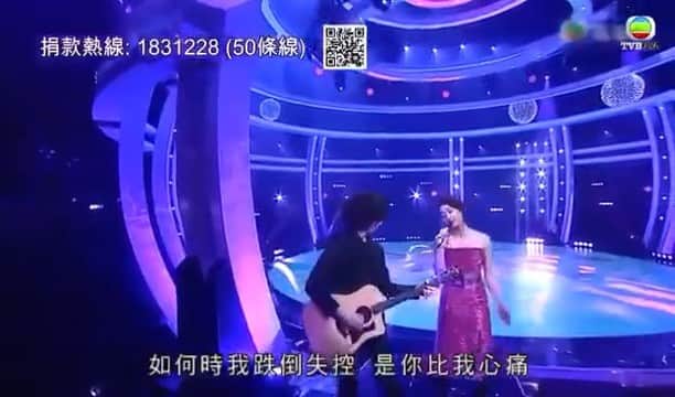 ジャクリーン・ウォンのインスタグラム：「chorus日日都播、但係其實個verse係我最鍾意的😅 thank you for those who pushed me to sing it live, cuz I was really wanting to back out out of fear. n 多謝結他手爆炸！  #在心中 #緊張得黎好刺激 #sumthingsings」