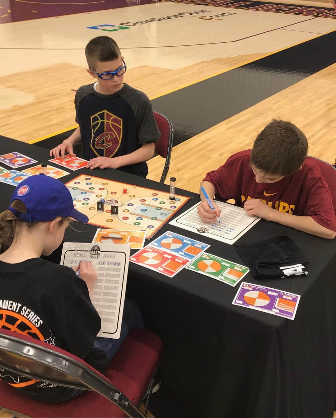 キャブスさんのインスタグラム写真 - (キャブスInstagram)「#CavsPistons wasn’t just a battle on the hardwood yesterday.  Top math students from CLE and DET participated in a mini @NBAMathHoops presented by @RocketMortgage tourney before cheering on their squads at The Q!」3月19日 23時16分 - cavs