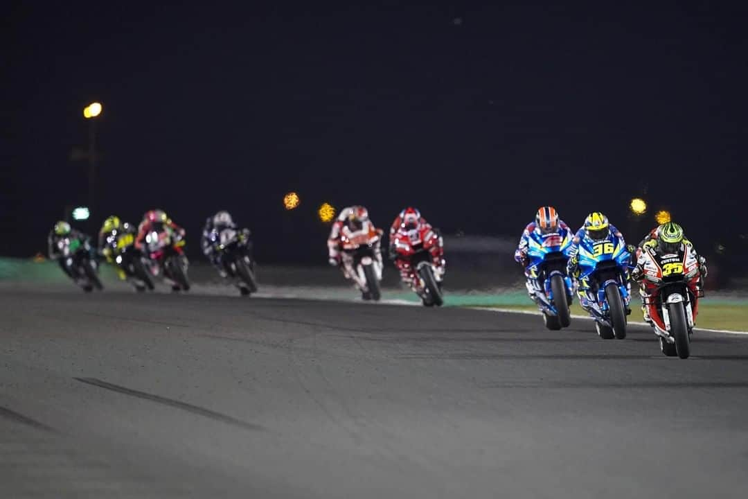 MotoGPさんのインスタグラム写真 - (MotoGPInstagram)「We can't wait to see more of this! 🙌 // The #MotoGP riders lit up Losail for the season opener 😎 Next stop Termas de Rio Hondo for the #ArgentinaGP! 🇦🇷 #Motorcycle #Racing #Motorsport」3月19日 23時31分 - motogp