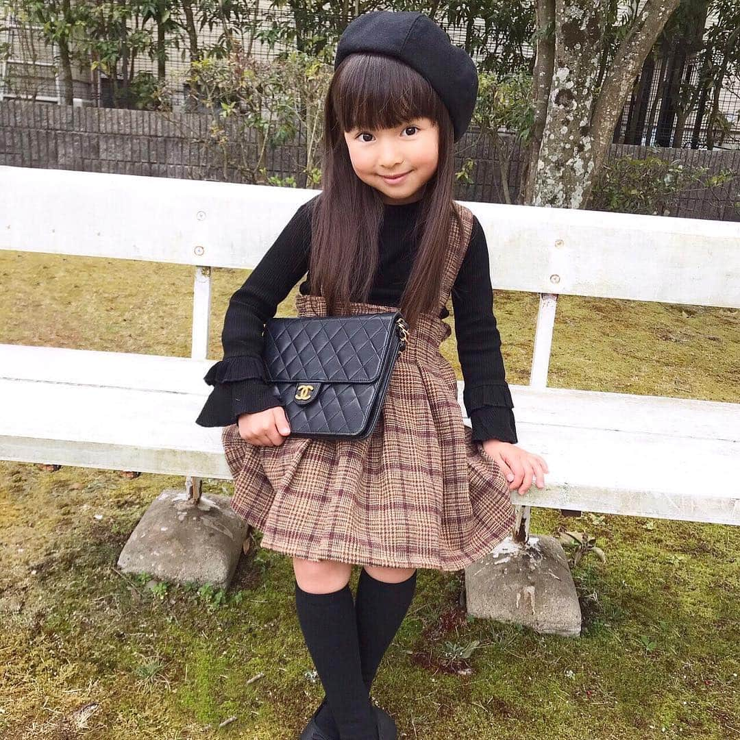 韓国子供服♡smilekids(すまいるきっず) さんのインスタグラム写真 - (韓国子供服♡smilekids(すまいるきっず) Instagram)「* * ☻ご覧頂き有難うございます☻ . . ︎︎︎︎☑︎バックリボンが可愛い セットアップ 販売中です。 別々にも、着用出来る 優秀アイテムです☺︎ . 着回しコーデ沢山出来ます♥ これから暖かくなる春の マストアイテムにして下さい。 在庫わずかですが、販売中です← カラー違いもあります🙋‍♀️ . . . ☺︎着画model りりかᒼᑋªⁿ☺︎ ☺︎smilekids専属model☺︎ @asuka0921  身長:102cm 体重:15kg size:110 . ————————————————— . . web shop http://smilekids888.com/で販売しています← —————————————————— ★ゆうちょ振込での購入も可能です★ web shopより、在庫を確認後  商品名、サイズ、カラーをDMにて 連絡頂けると幸いです☺︎ 確認後のお返事になりますので お時間を頂く場合があります。 在庫が少ない場合や再入荷の人気商品は 取り置きが難しい事があります。 ご了承ください🥺 . . —————————————————— ご購入してくださった方へ✉️ @smilekids888 をタグ付けして投稿して頂いた方を ストーリーにて紹介させて頂きます😍  さらに‥抽選で‥ 毎月、５名様にお買い物で使えるクーポンを プレゼント🎁致します☺️ . 1等‥1.000円OFFクーポン(2名様) 2等‥500円OFFクーポン(3名様) . 沢山のタグ付けをお待ちしています😍  __________________ . . . . . . . . ☻webshopには.Instagramプロフより リンクでとべます✈︎✈︎✈︎ . . . . #熊本ママ #山鹿 #webshop #韓国子供服 #格安#お洒落さんと繋がりたい  #熊本 #キッズコーデ #裏起毛#キッズファッション  #ig_kids #kids_japan #親バカ部  #kjp_ootd #今日の服 #kidsfashion #プチプラコーデ  #プチプラファッション #mamagirl #リンクコーデ#ママリ#smilekids #３歳#４歳#５歳#春#新作#ファーデニム」3月19日 23時31分 - smilekids888