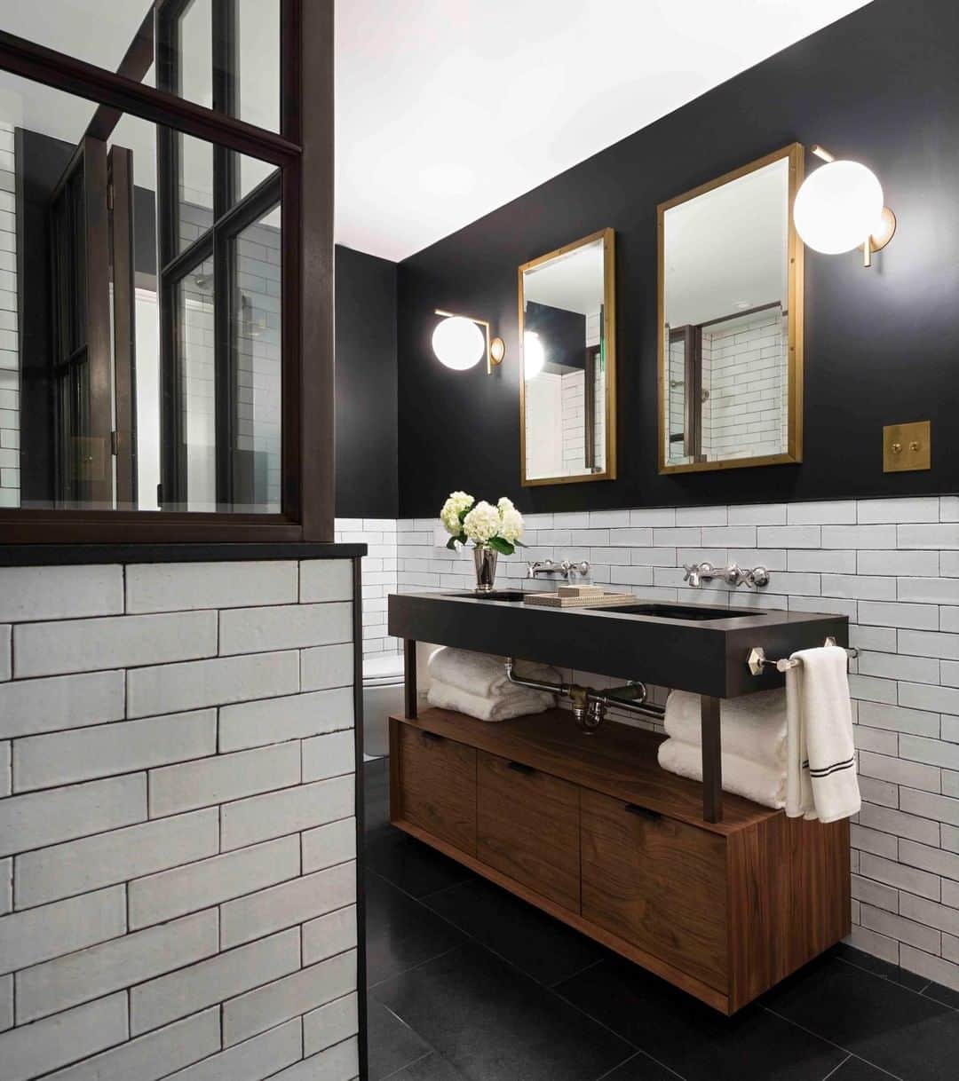 HGTVさんのインスタグラム写真 - (HGTVInstagram)「From farmhouse to ultra-modern, these bathroom vanities are giving us the renovation bug. Which look at the link in our bio is your favorite? Design by @decoraid. . . . #bathroom #sink #vanity #interiordesign #rustic #farmhouse #modern」3月19日 23時30分 - hgtv