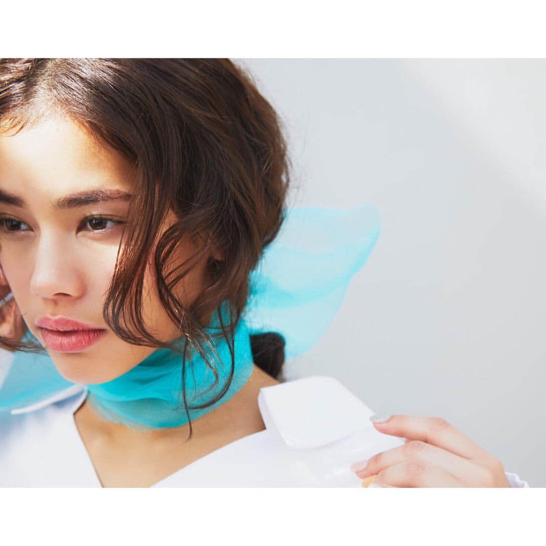 佐原モニカのインスタグラム：「something blue💧 photograph by Kikuchi-san」